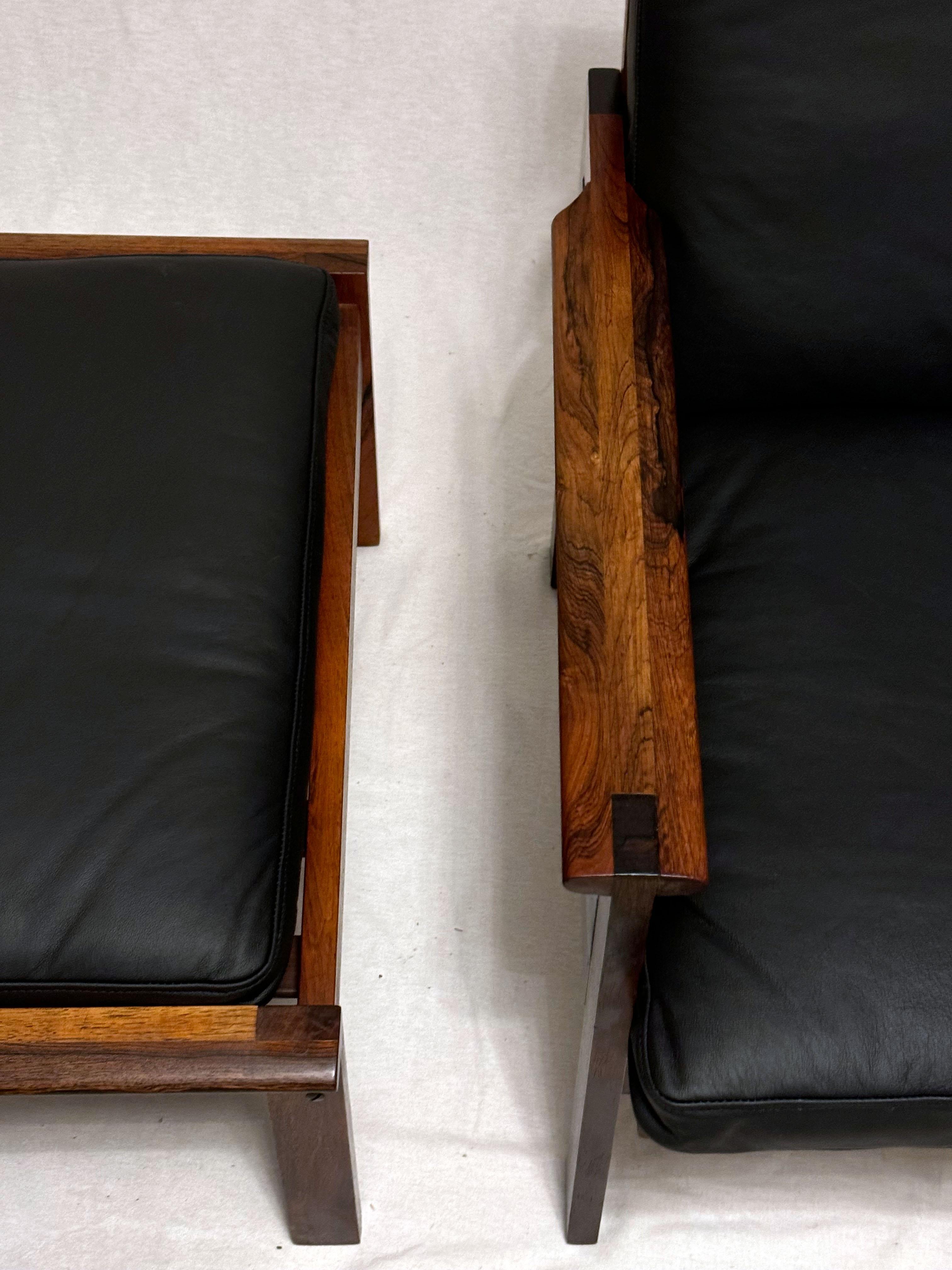 Illum Wikkelsø Fauteuils avec ottoman Modèle Capella Bon état - En vente à Vienna, AT