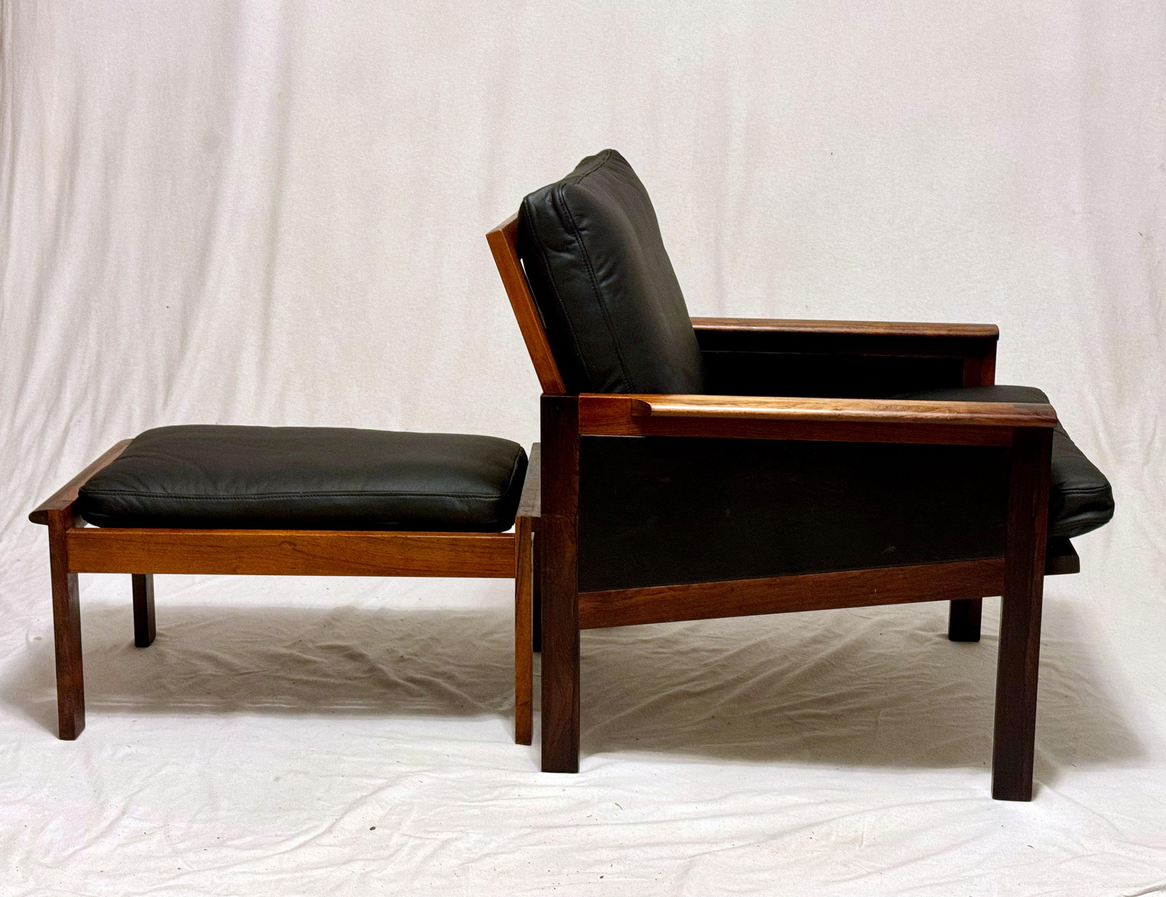 Illum Wikkelsø Fauteuils avec ottoman Modèle Capella en vente 1