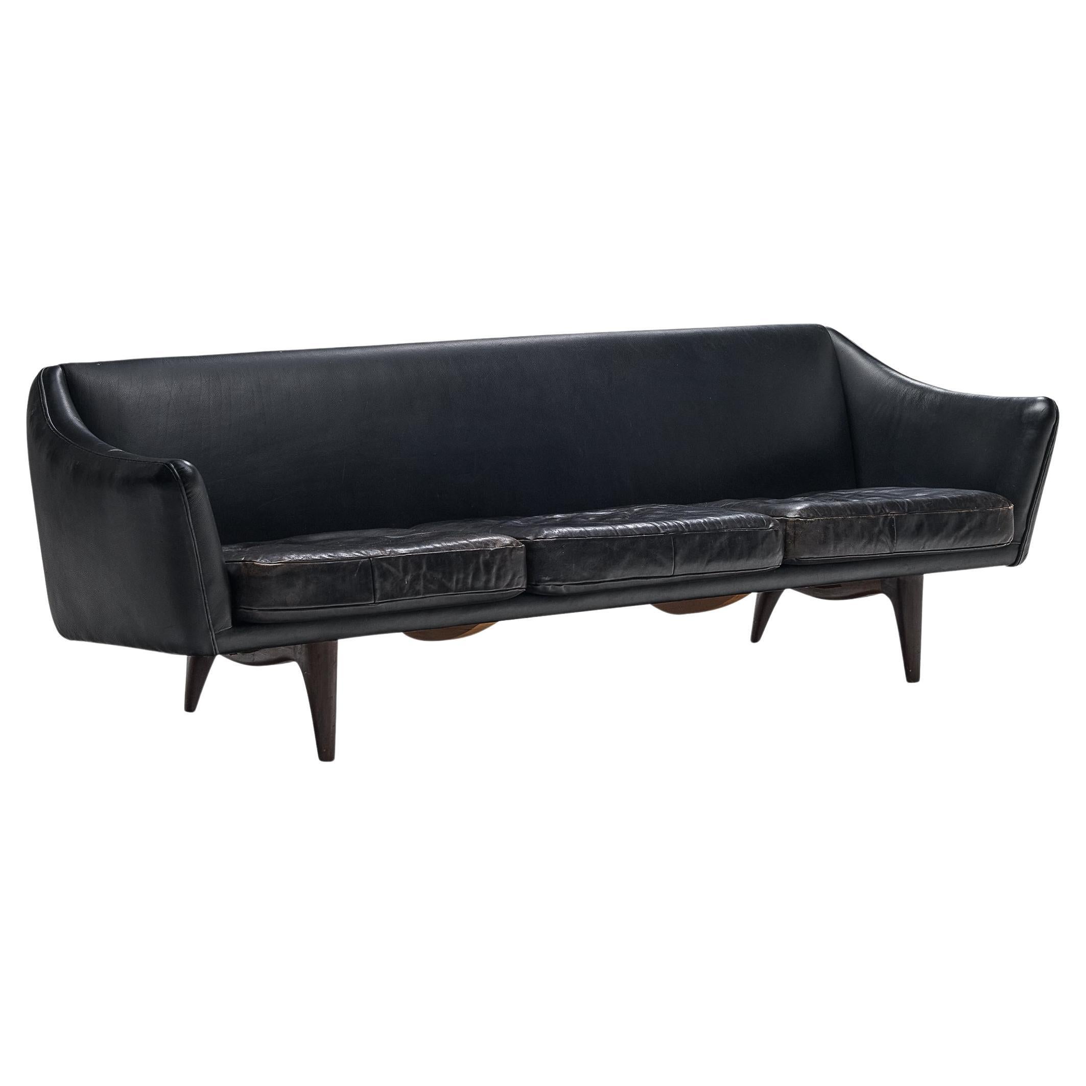 Illum Wikkelsø für A. Mikael Laursen & Søn Sofa aus schwarzem Leder  im Angebot