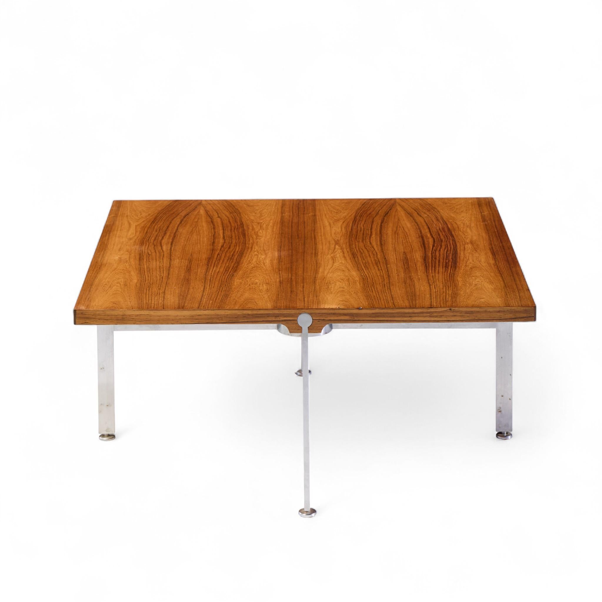 Illum Wikkelsø for Søren Willadsen Møbelfabrik Mid Century Rosewood Coffee Table In Good Condition For Sale In Franklin Park, IL