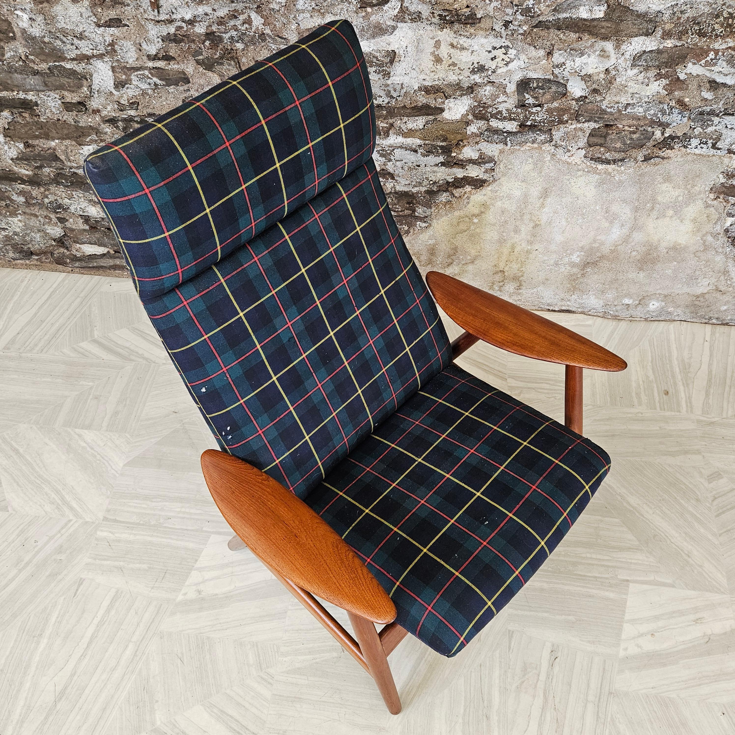 Illum Wikkelsø for Søren Willadsen Model 10H Danish Teak Lounge Chair 4