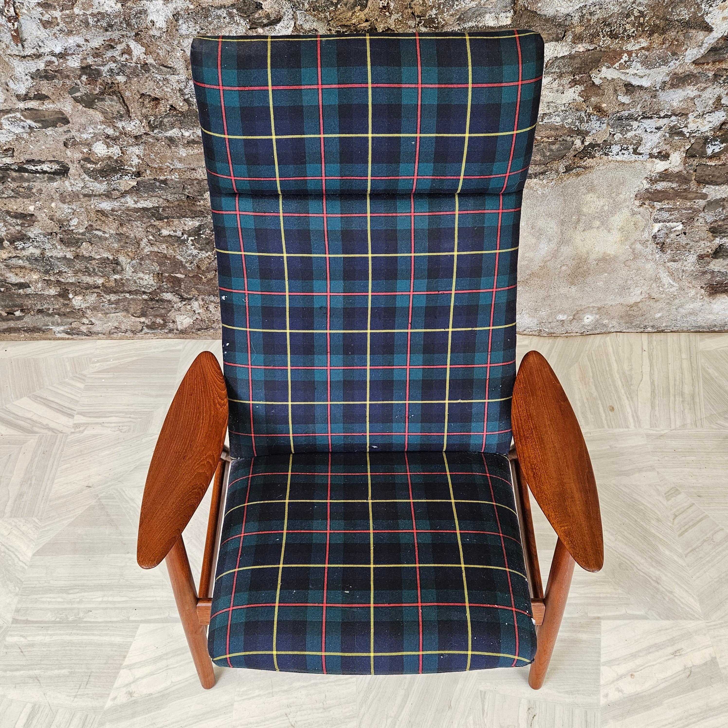 Illum Wikkelsø for Søren Willadsen Model 10H Danish Teak Lounge Chair 3