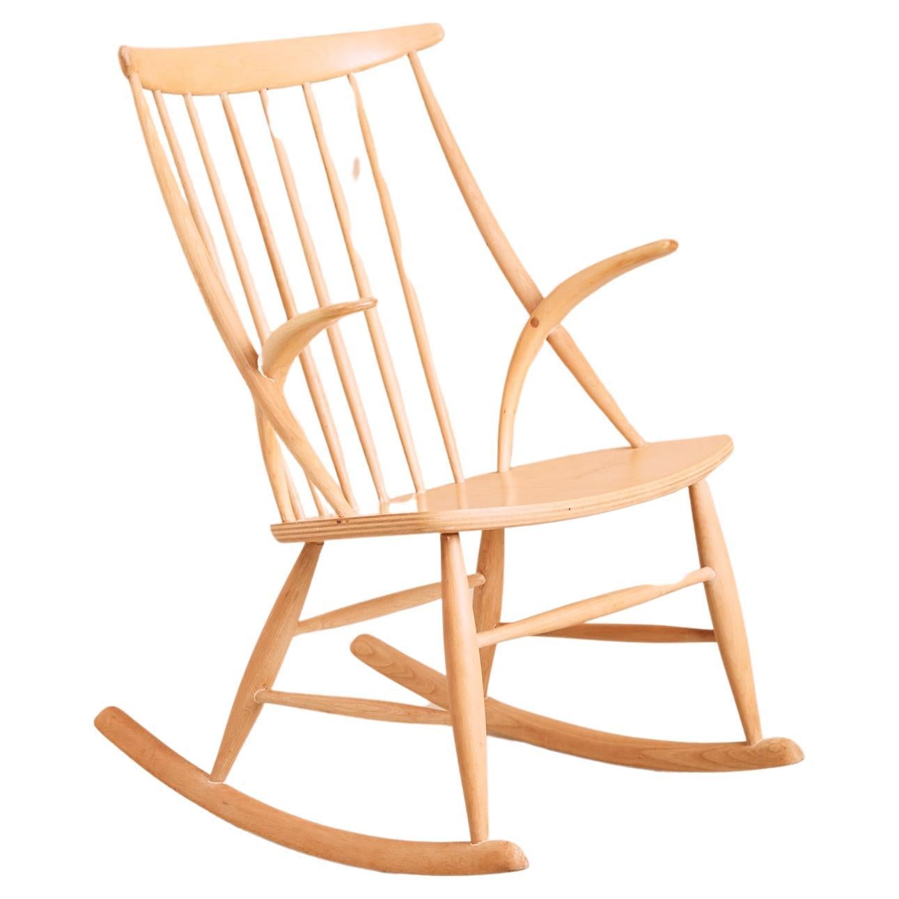 Illum Wikkelsø IW3 Rocking Chair for Niels Eilersen For Sale