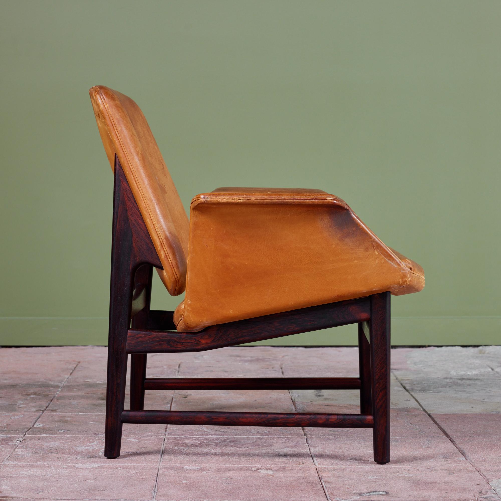 Illum Wikkelsø Leather Lounge Chair for Aarhus In Good Condition For Sale In Los Angeles, CA