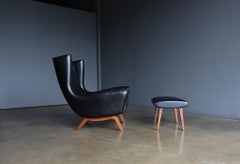 Illum Wikkelsø Leather Lounge Chair & Ottoman for Søren Willadsen, circa 1955