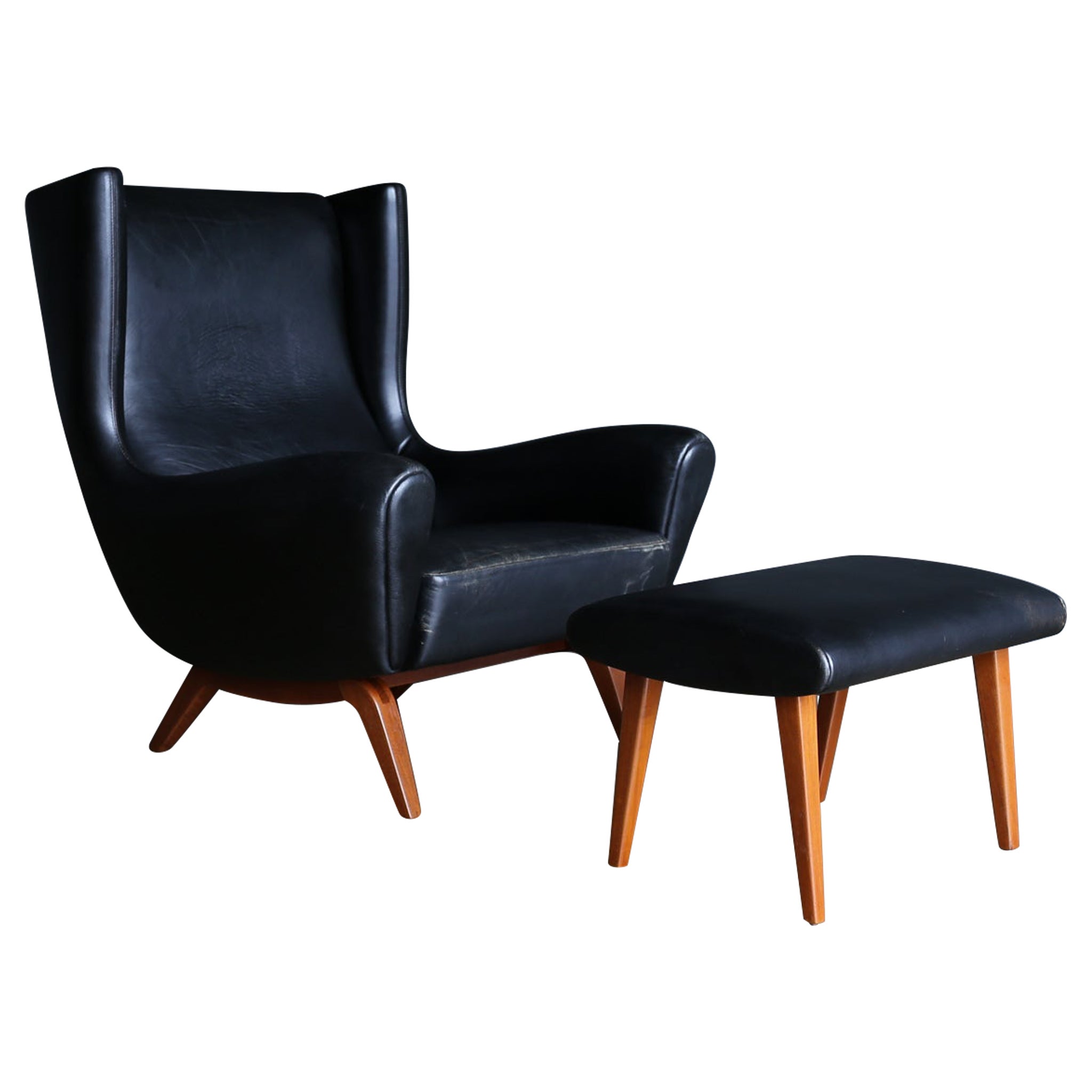 Illum Wikkelsø Leather Lounge Chair 
Ottoman for Søren Willadsen, circa 1955
