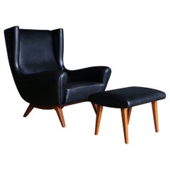 Illum Wikkelsø Leather Lounge Chair & Ottoman for Søren Willadsen, circa 1955