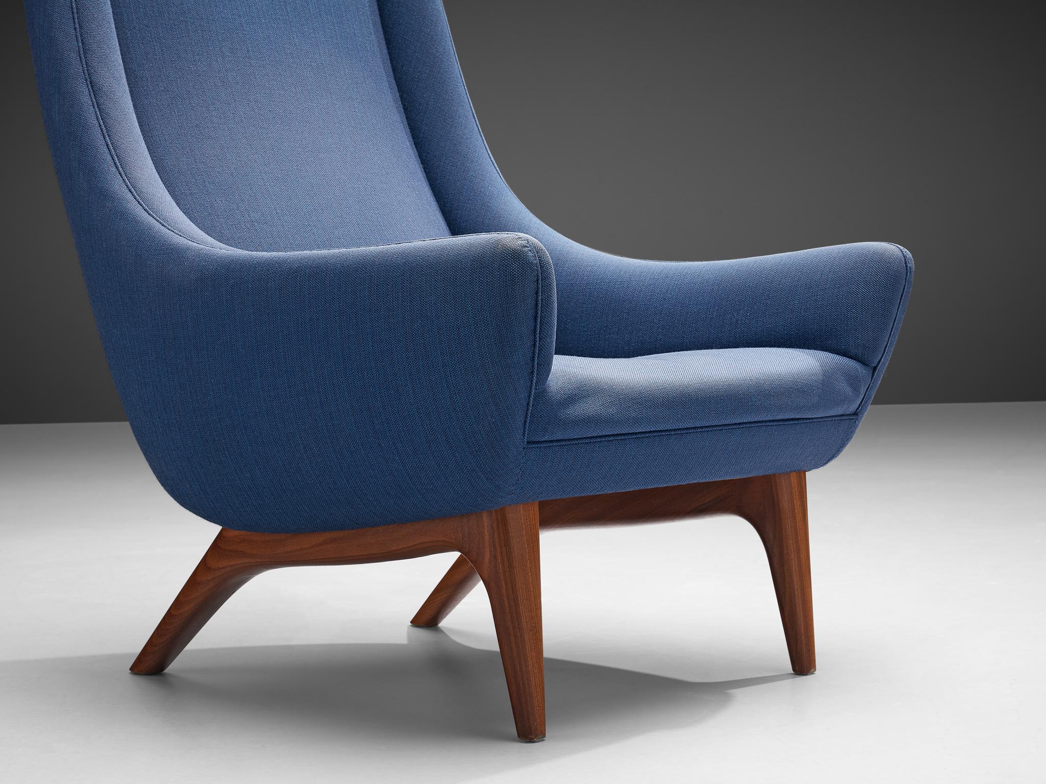 Illum Wikkelsø for A. Mikael Laursen & Søn Lounge Chair in Blue Upholstery In Good Condition In Waalwijk, NL