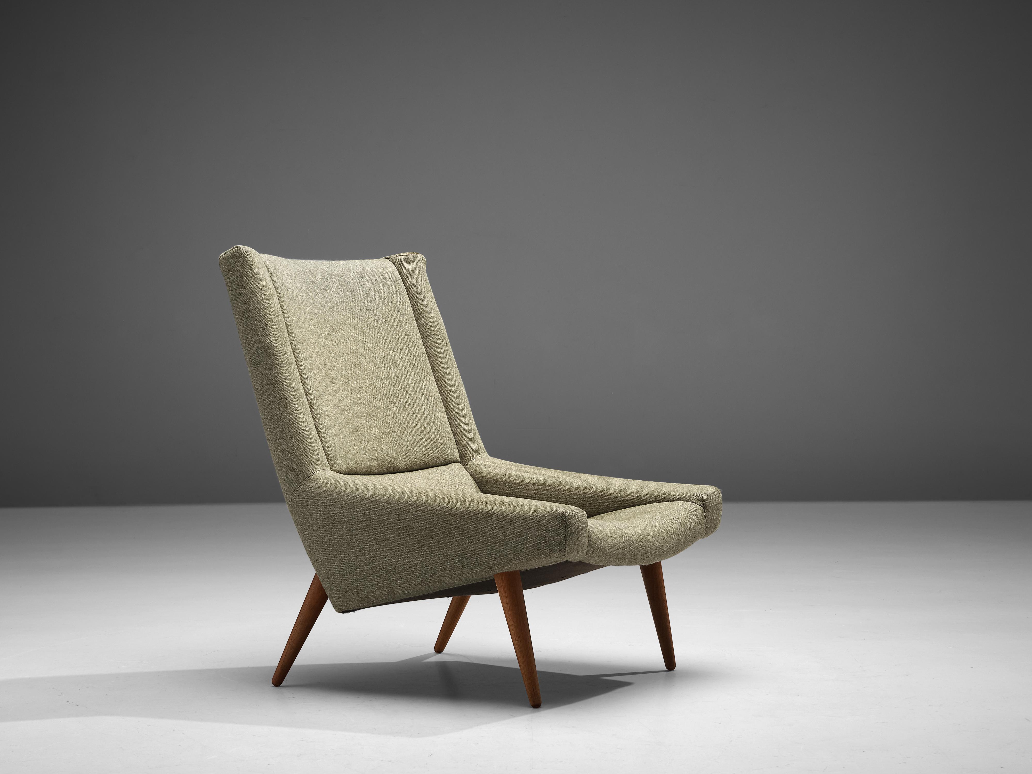 Scandinavian Modern Illum Wikkelsø Lounge Chair in Green Upholstery For Sale