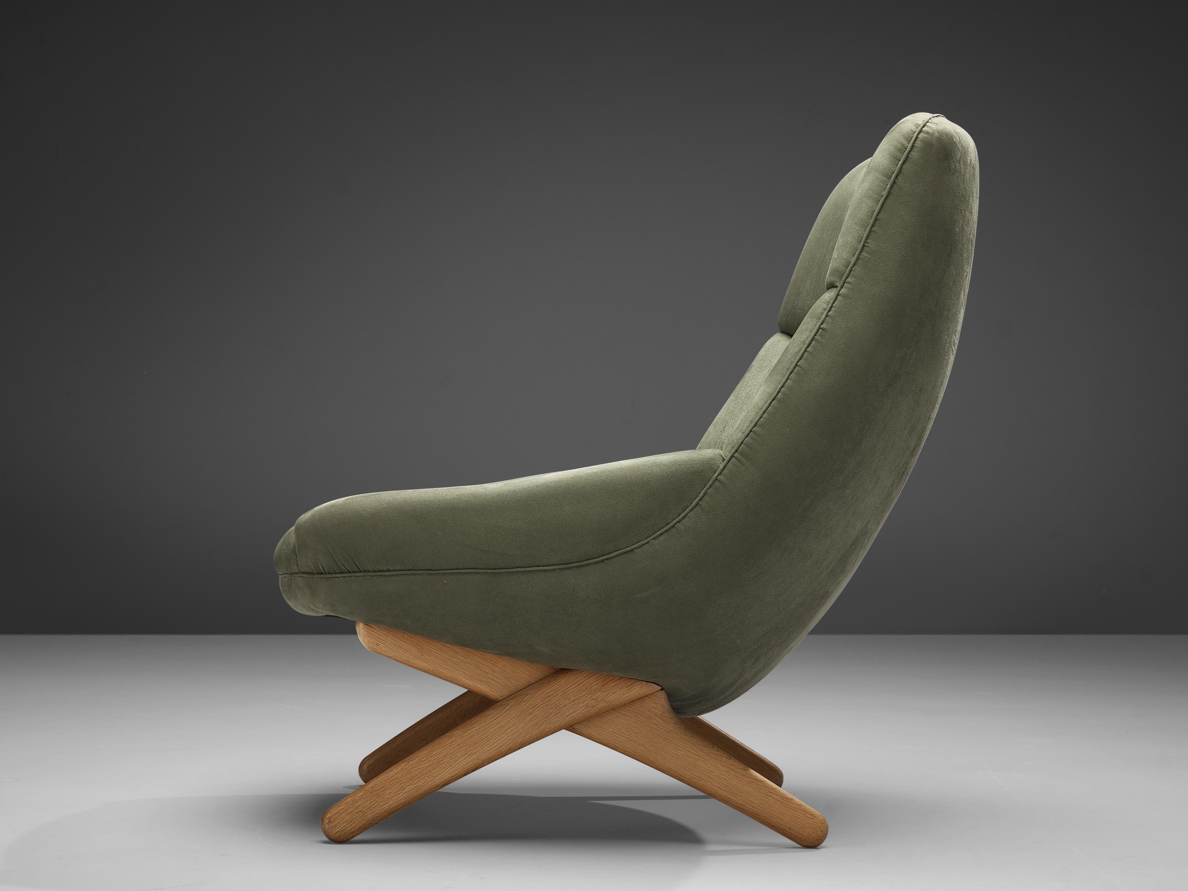 Illum Wikkelsø Lounge Chair 'ML91' mit weichem grünem Velours-Bezug (Mitte des 20. Jahrhunderts) im Angebot