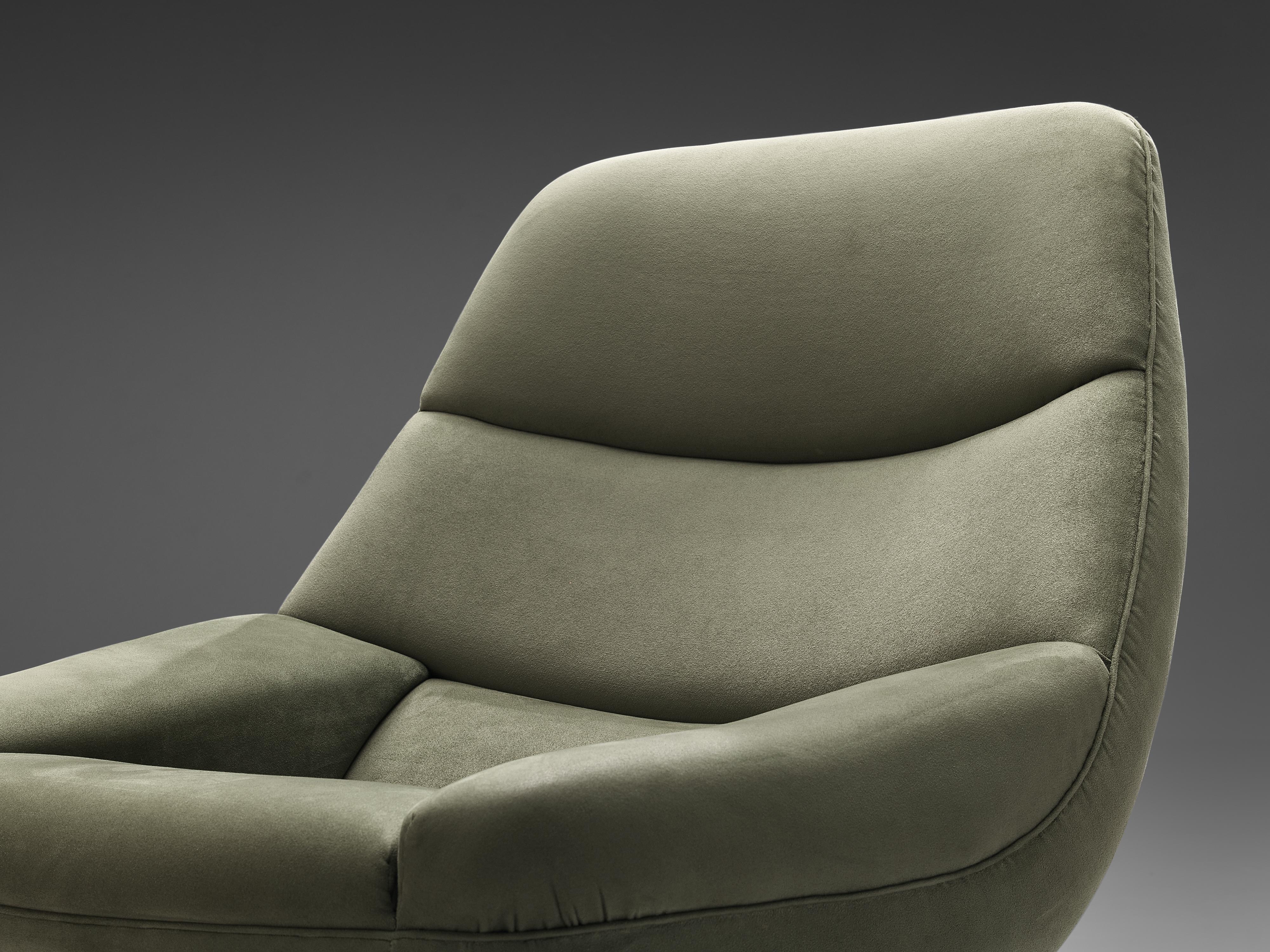 Illum Wikkelsø Lounge Chair ‘ML91’ in Soft Green Velour Upholstery In Good Condition For Sale In Waalwijk, NL