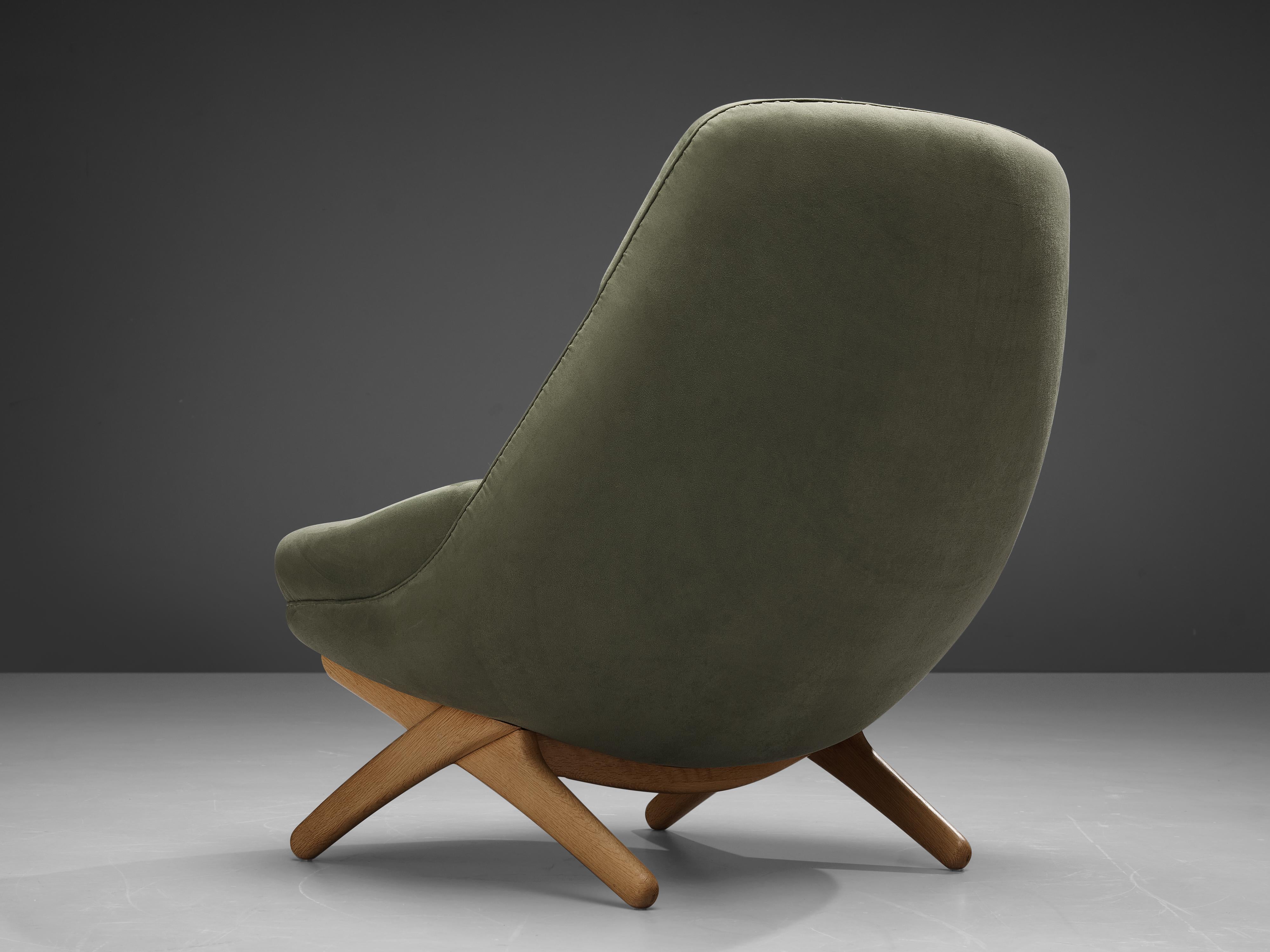 Mid-20th Century Illum Wikkelsø Lounge Chair ‘ML91’ in Soft Green Velour Upholstery For Sale