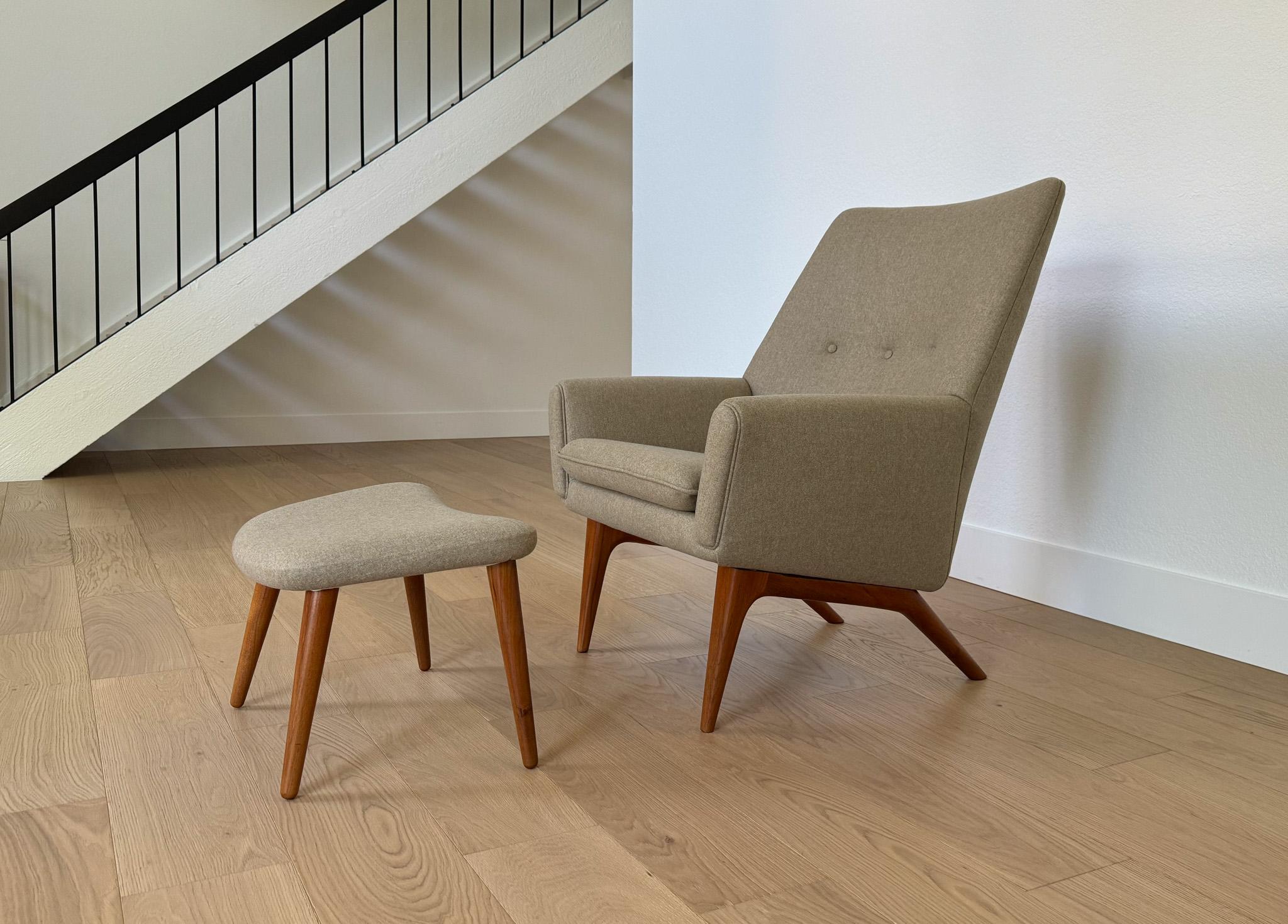 Illum Wikkelsø Lounge Chair & Ottoman for A. Mikael Laursen & Søn, Denmark, 60's.  This piece has been expertly restored. 

The Ottoman Measures: 23.25