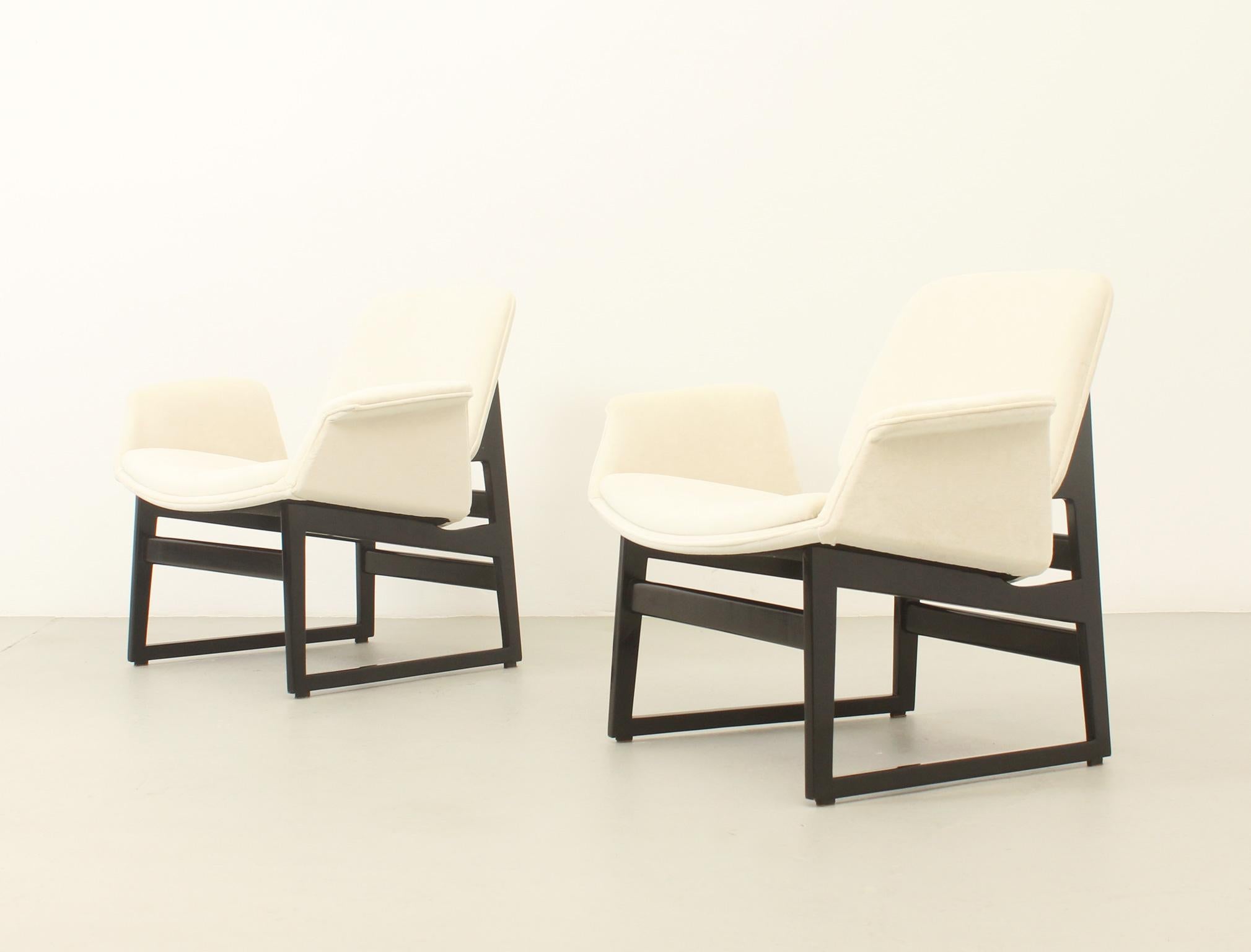 Mid-20th Century Illum Wikkelsø Lounge Chairs for Arflex, Italy, 1960 For Sale