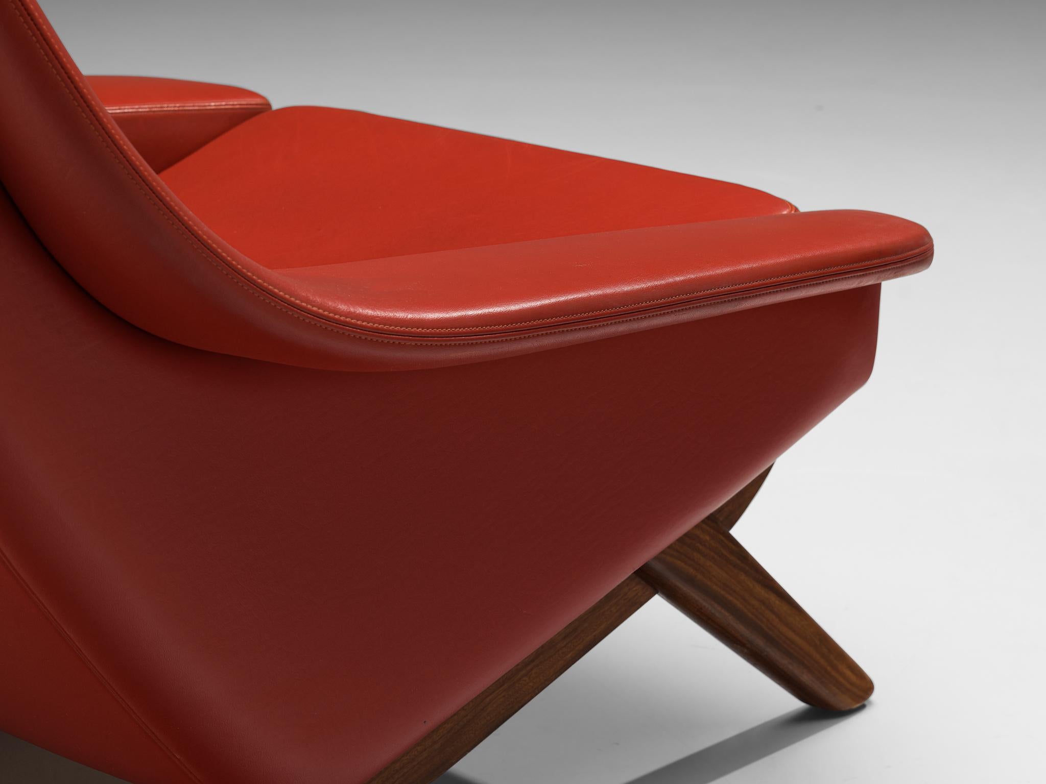 Illum Wikkelsø Lounge Chair in Red Upholstery and Mahogany  For Sale 2