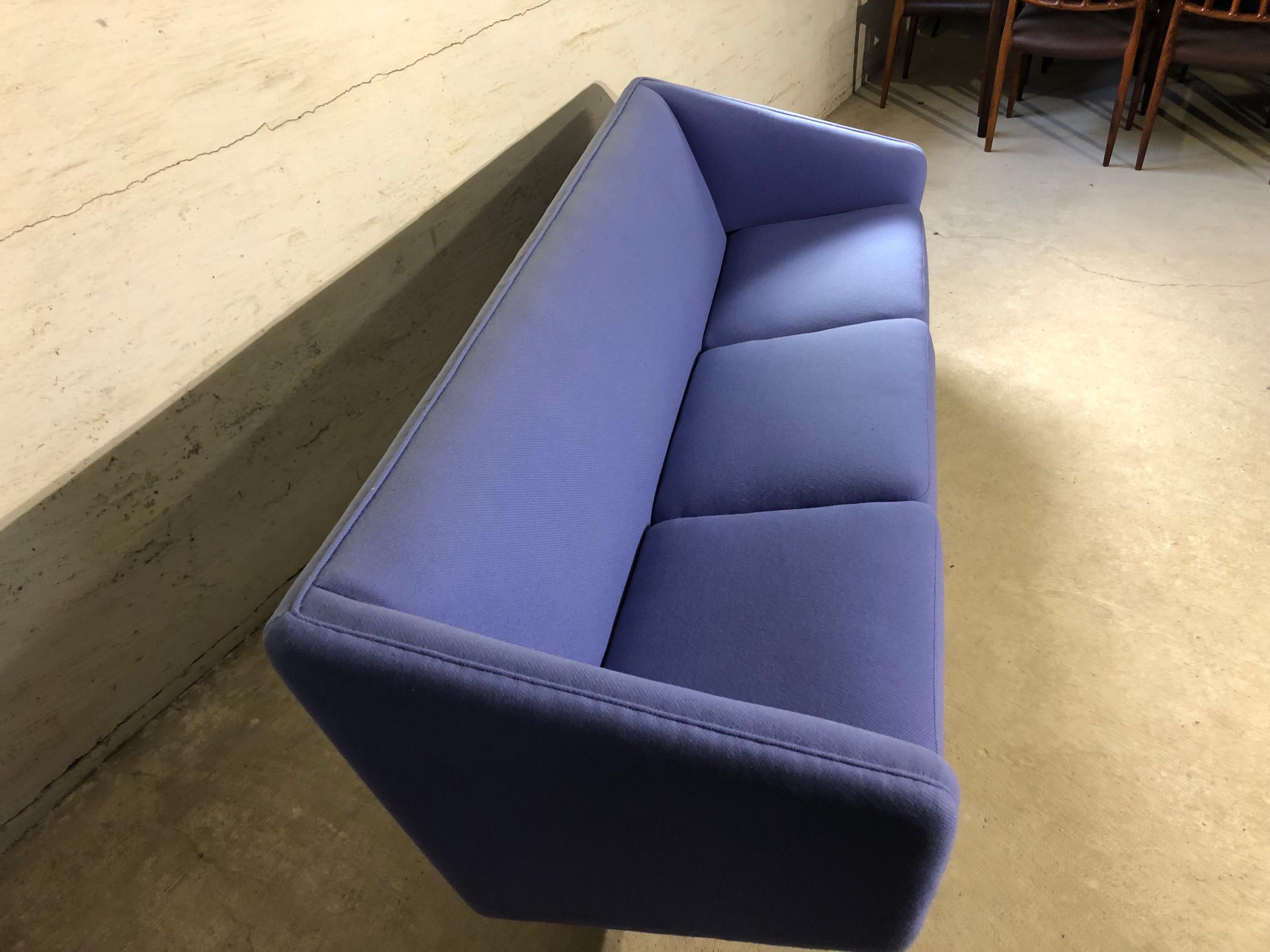Illum Wikkelsø ML-90 Blue Sofa, by A. Mikael Laursen Danish Mid-Century Modern In Good Condition For Sale In Odense, DK