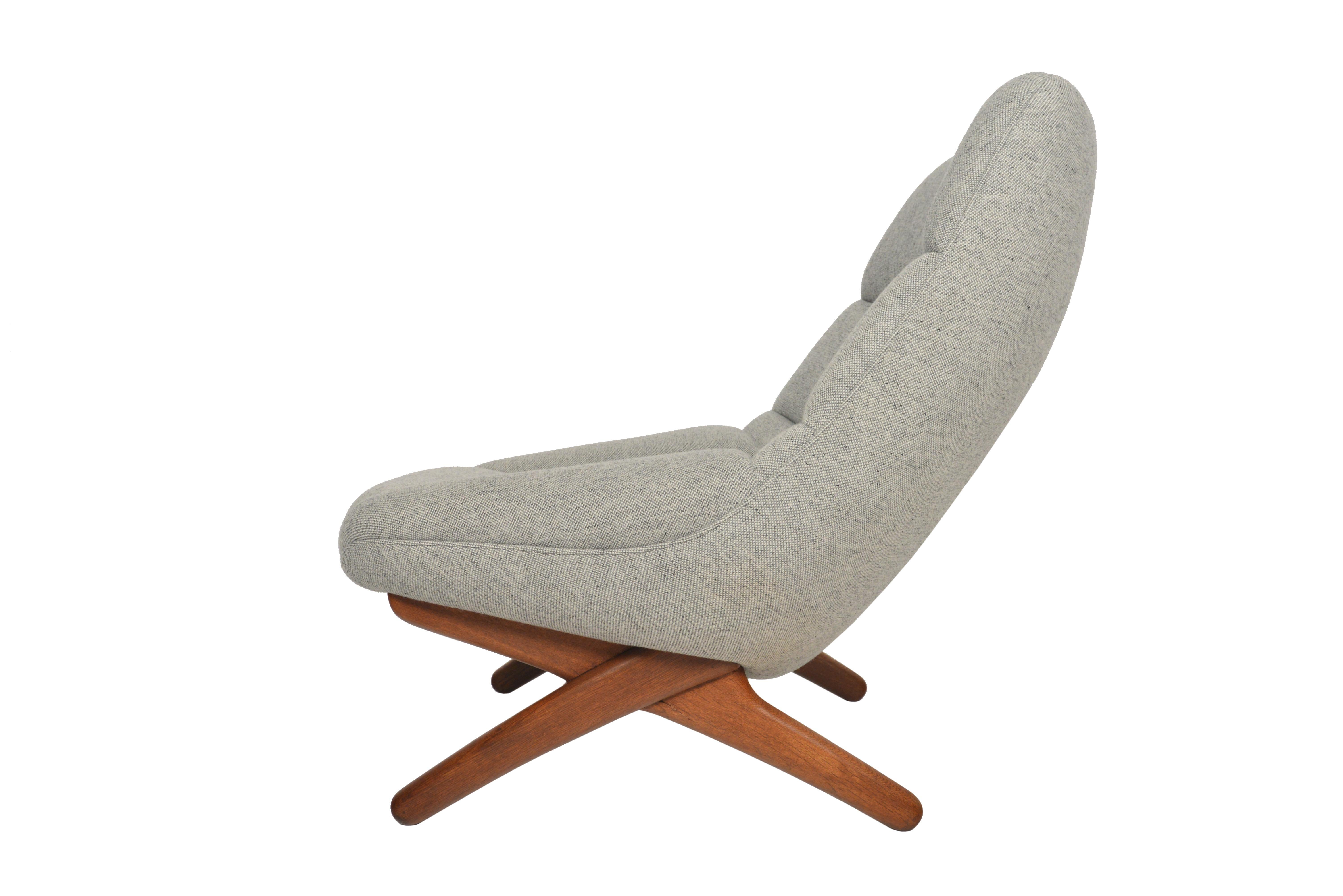 20th Century Illum Wikkelsø ML91 Restored Highback Lounge Chair in Oak