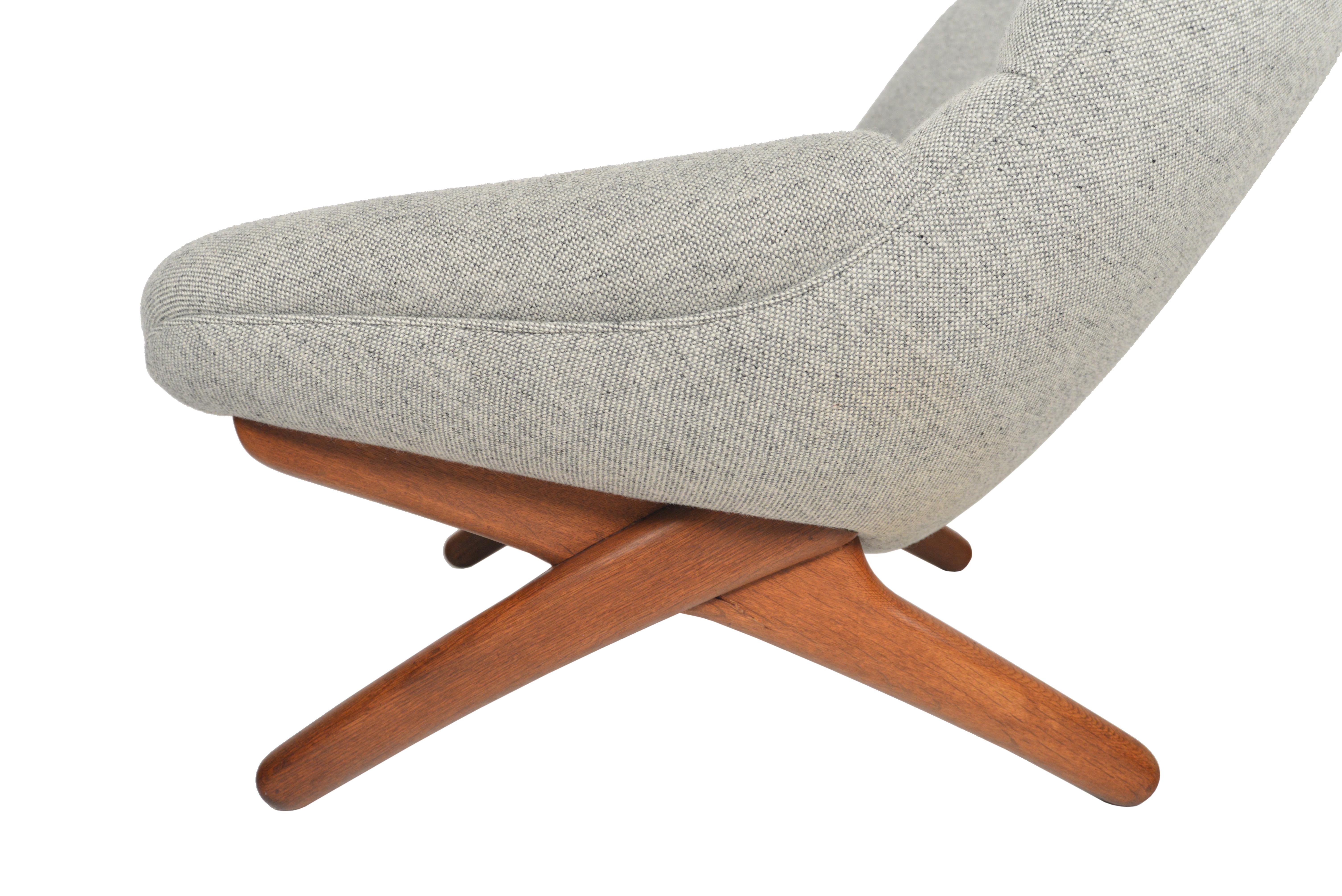 Wool Illum Wikkelsø ML91 Restored Highback Lounge Chair in Oak