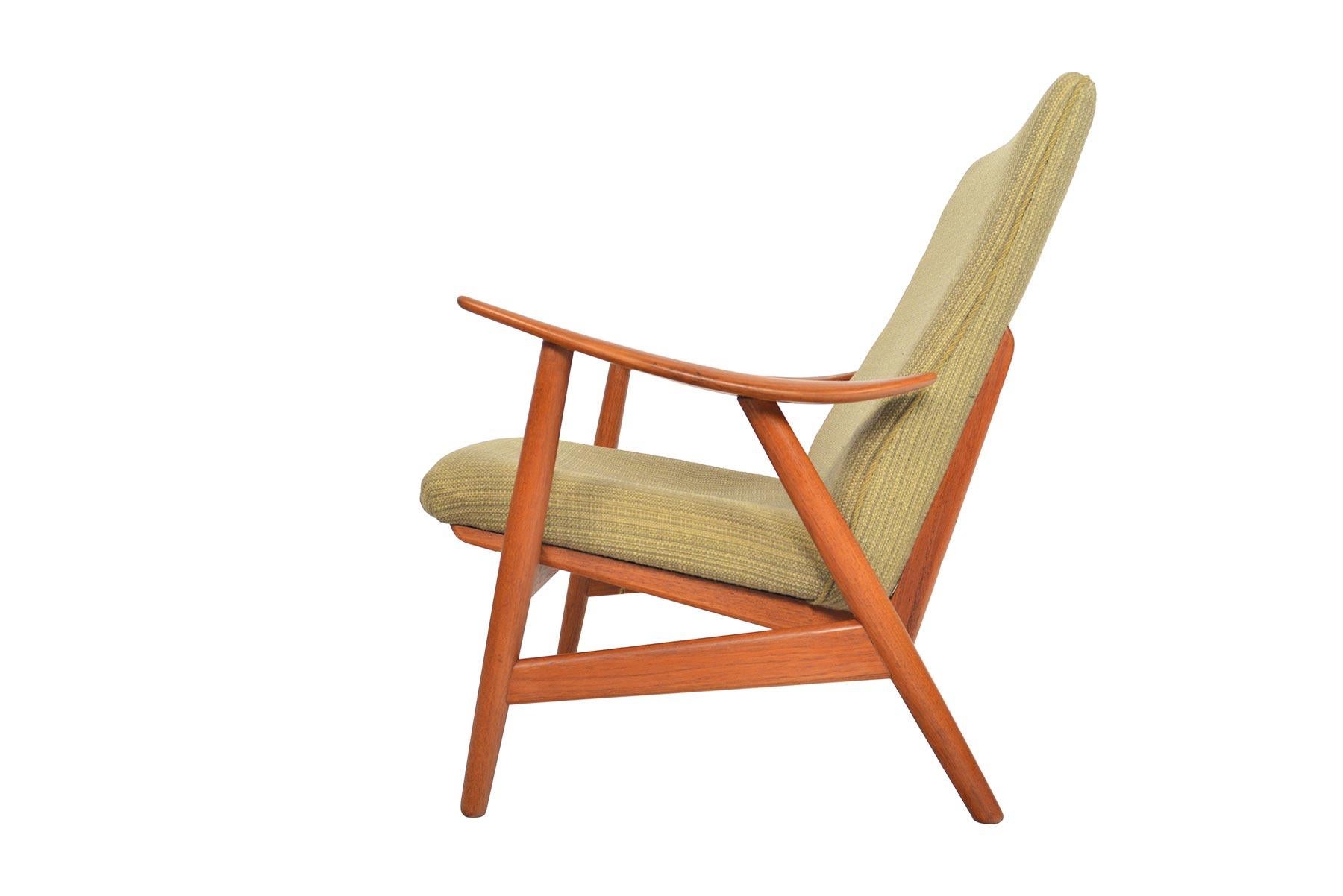 Illum Wikkelsø Model 10 Danish Modern Midcentury Lounge Chair in Teak In Good Condition In Berkeley, CA