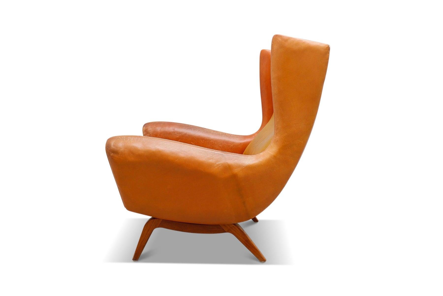 Danish Illum Wikkelsø Model 110 High Wingback Lounge Chair in Original Cognac Leather For Sale