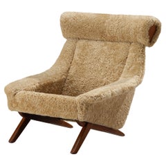 Illum Wikkelsø 'Ox' Easy Chair in Beige Sheepskin and Teak