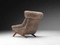 Poltrona "Ox" di Illum Wikkelsø in pelle di pecora grigia