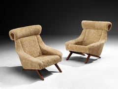 Illum Wikkelsø 'Ox' Lounge Chairs in Beige Sheepskin