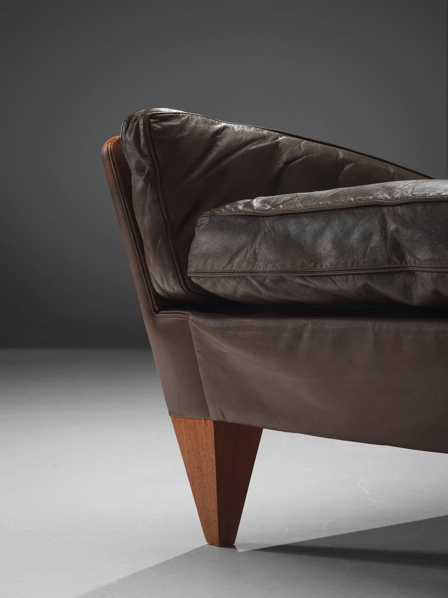 Illum Wikkelsø 'Pyramid' Chair in Teak and Leather 1