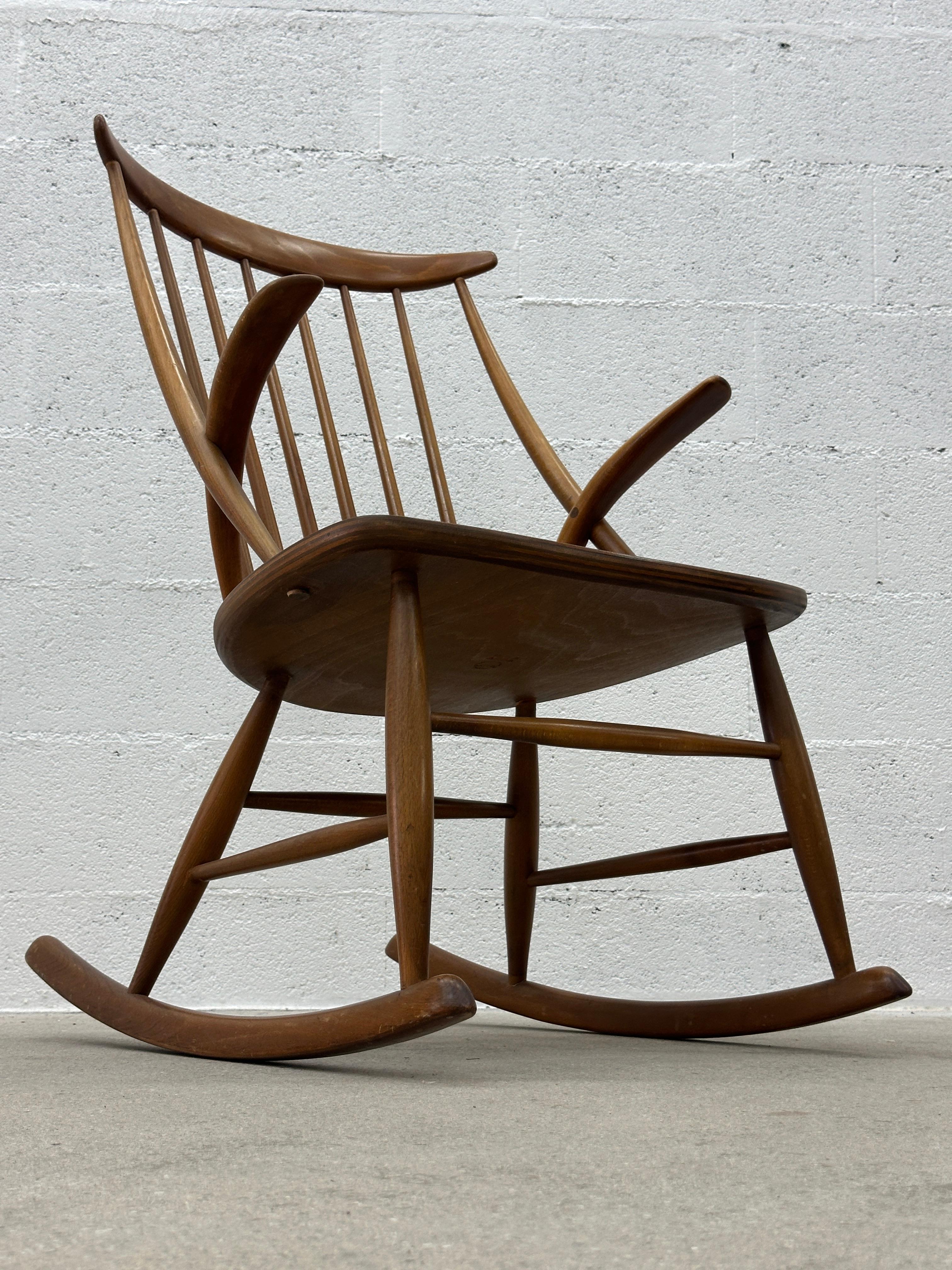 Illum Wikkelsø Rocking Chair « IW3 » for Niels Eilersen 1960 For Sale 4