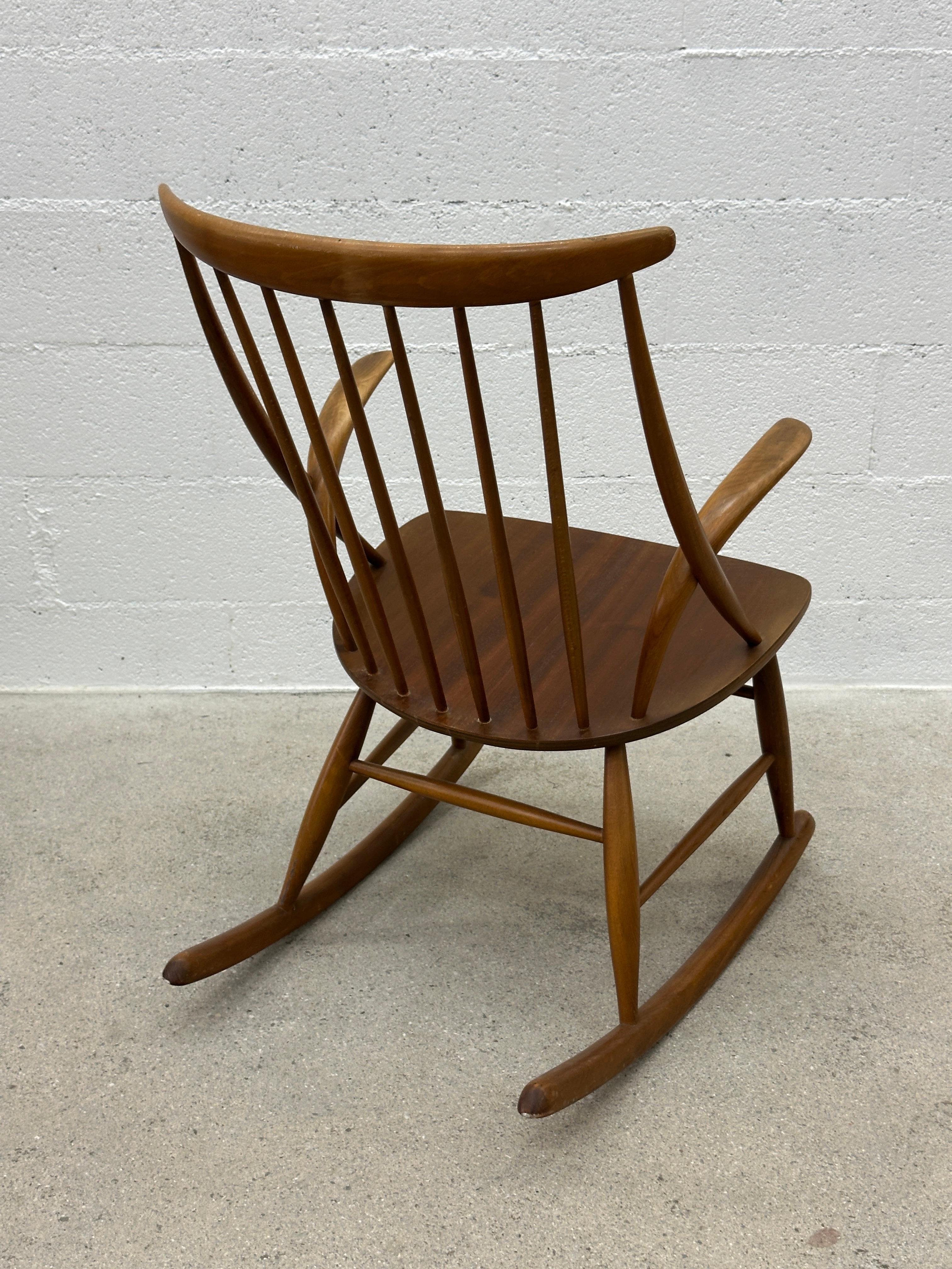 Wood Illum Wikkelsø Rocking Chair « IW3 » for Niels Eilersen 1960 For Sale