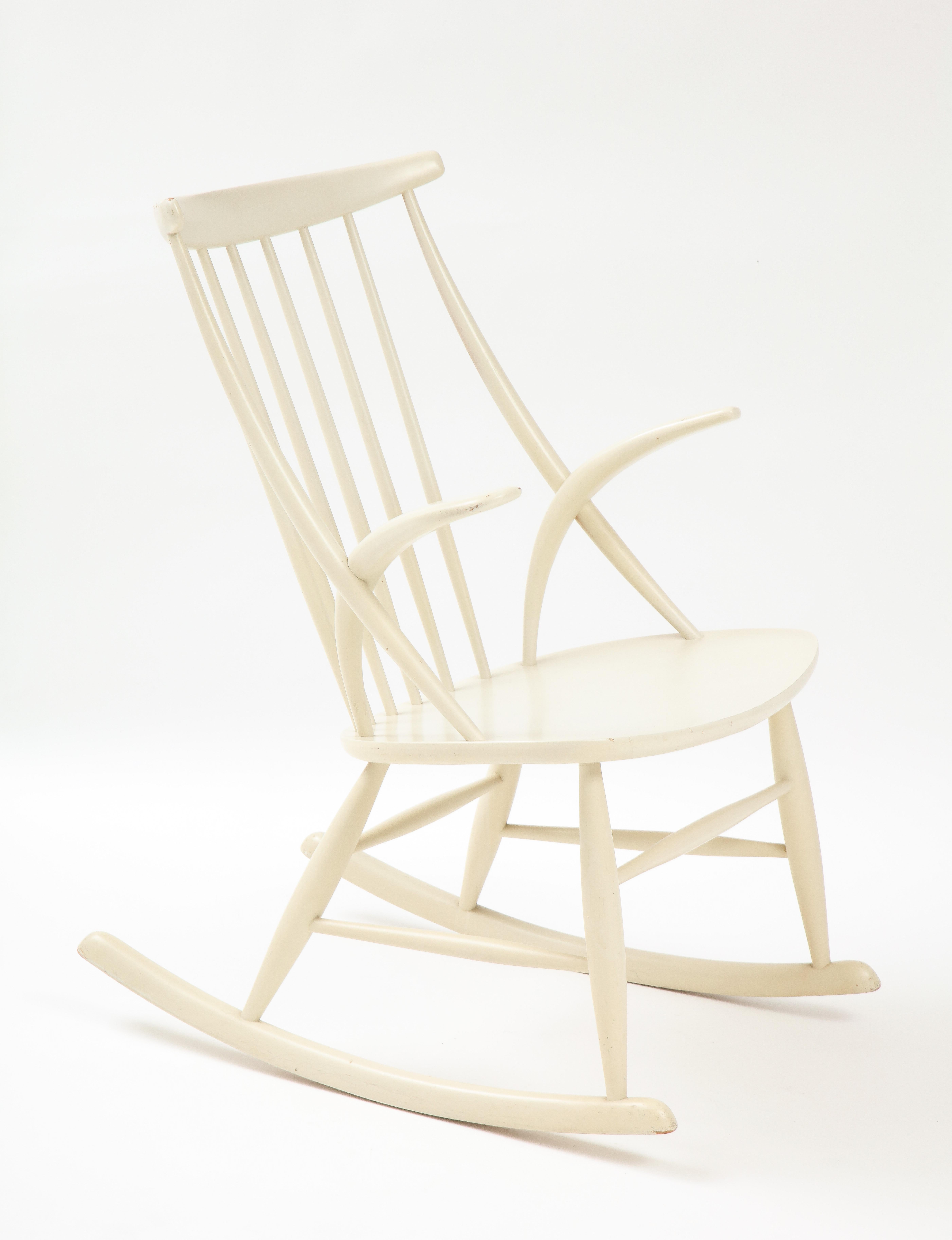 Iconic Danish Rocking chair - everyones parents and grandparents had one or wanted one in Denmark - this rocking chair is a modern classic. Danish design and craftsmanship, and always look good. Not too big, and not too small - easy to use and move.