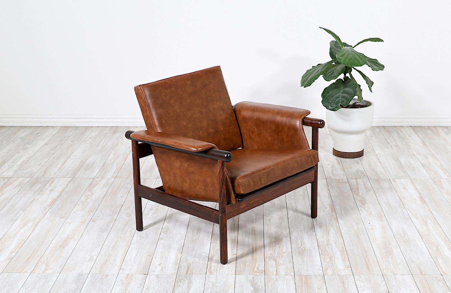 Illum Wikkelsø rosewood & Cognac leather lounge chair for Koefoed's Møbelfabrik.

     