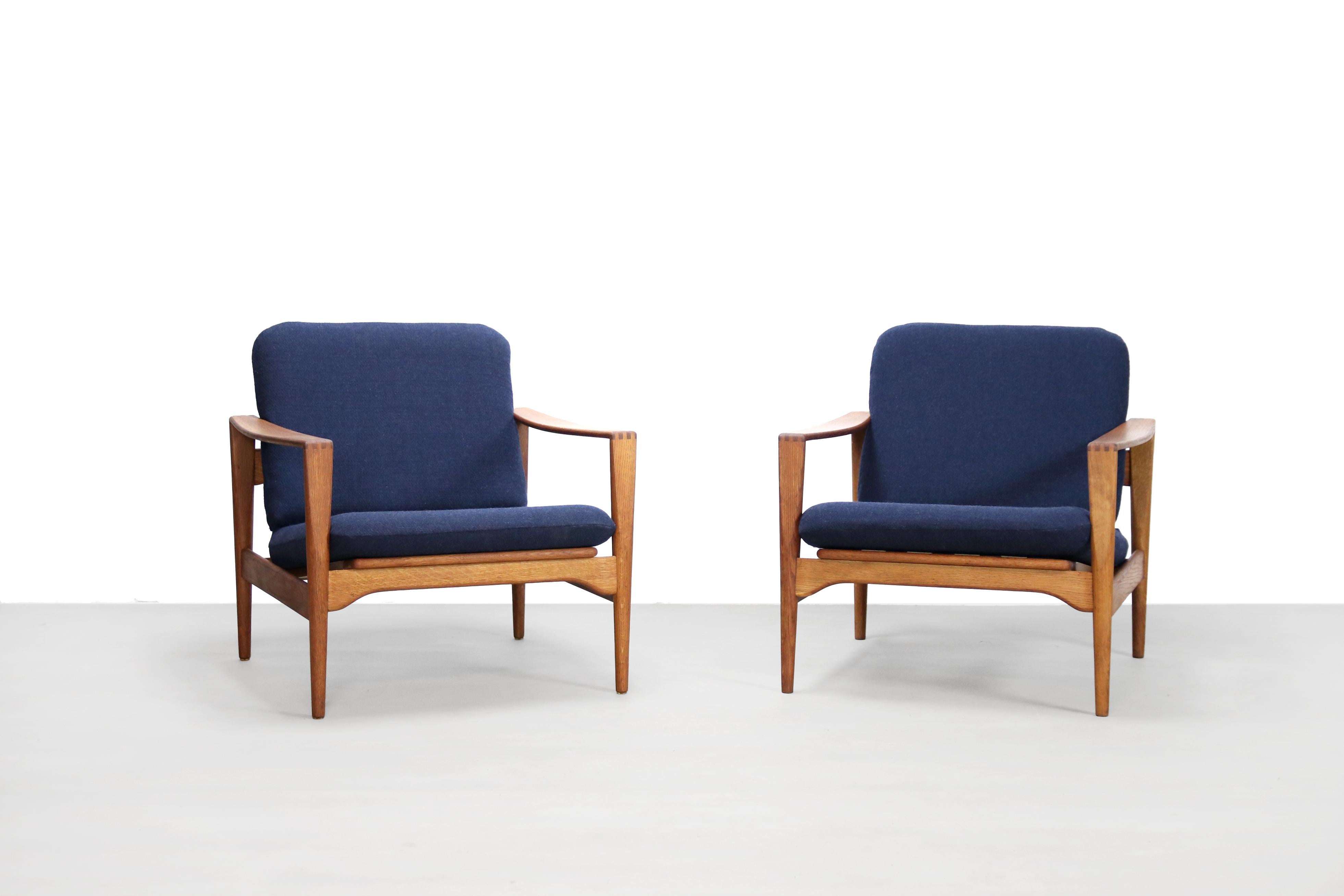 Mid-Century Modern Illum Wikkelsø Set of Two Oak Easy Chairs Model EK by Niels Eilersen in Denmark