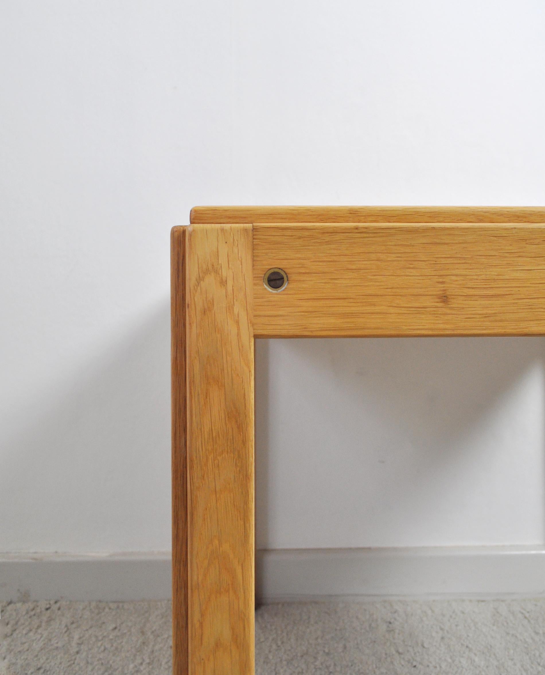 Illum Wikkelsø Side Table in Oak by CFC Silkeborg in Denmark In Good Condition For Sale In Vordingborg, DK