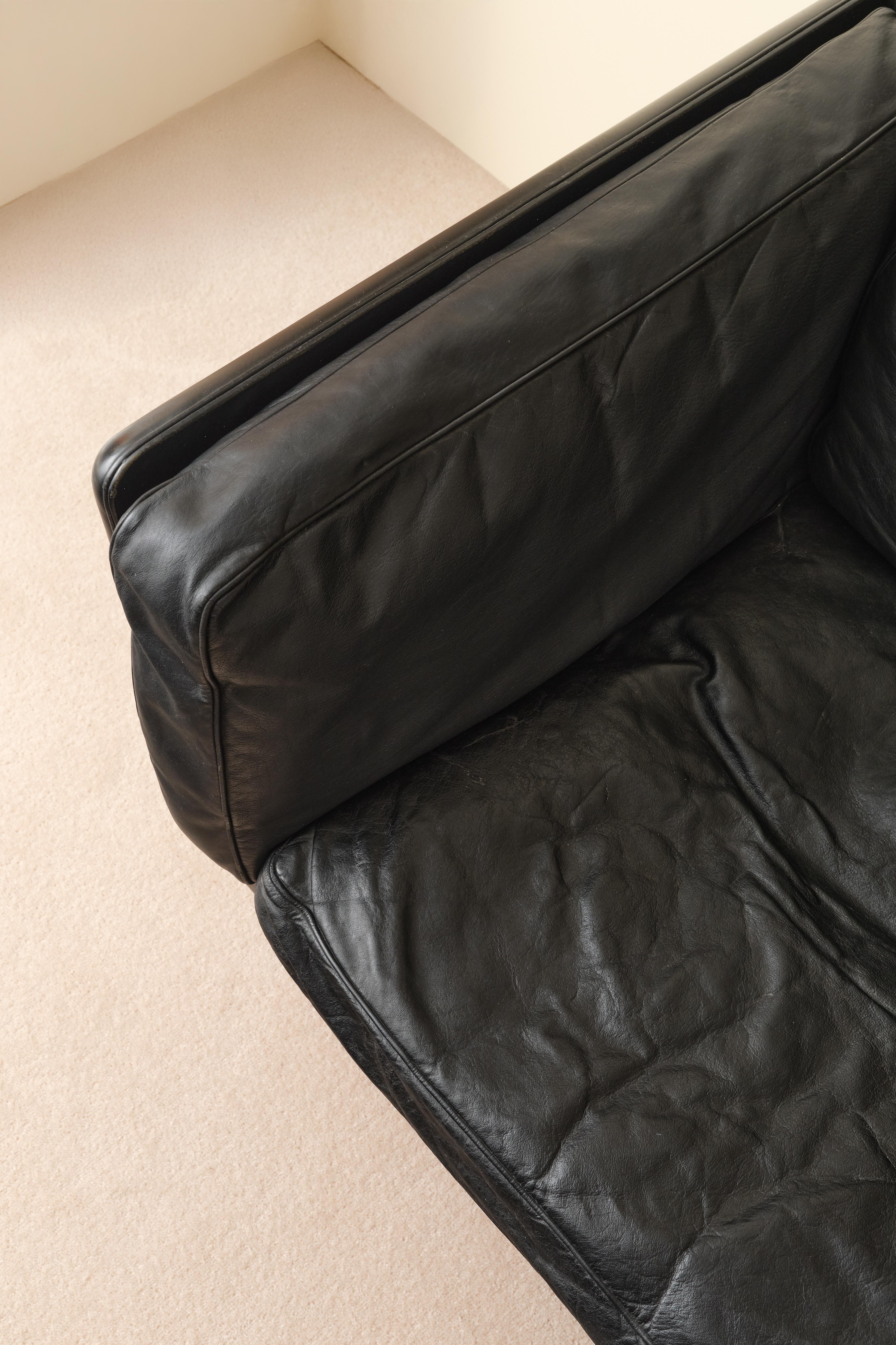Illum Wikkelsø sofa model V11, Denmark, 1960s For Sale 1