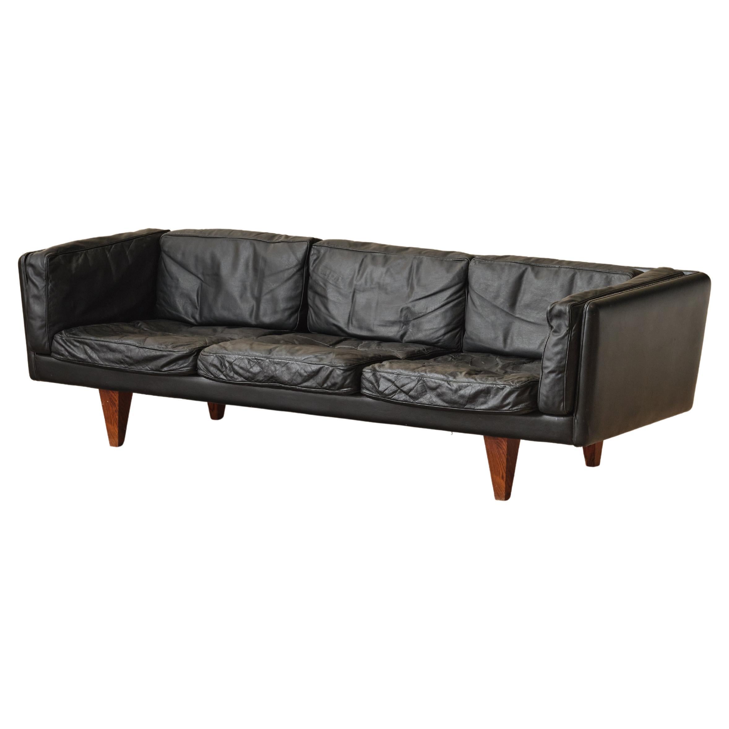 Illum Wikkelsø sofa model V11, Denmark, 1960s For Sale