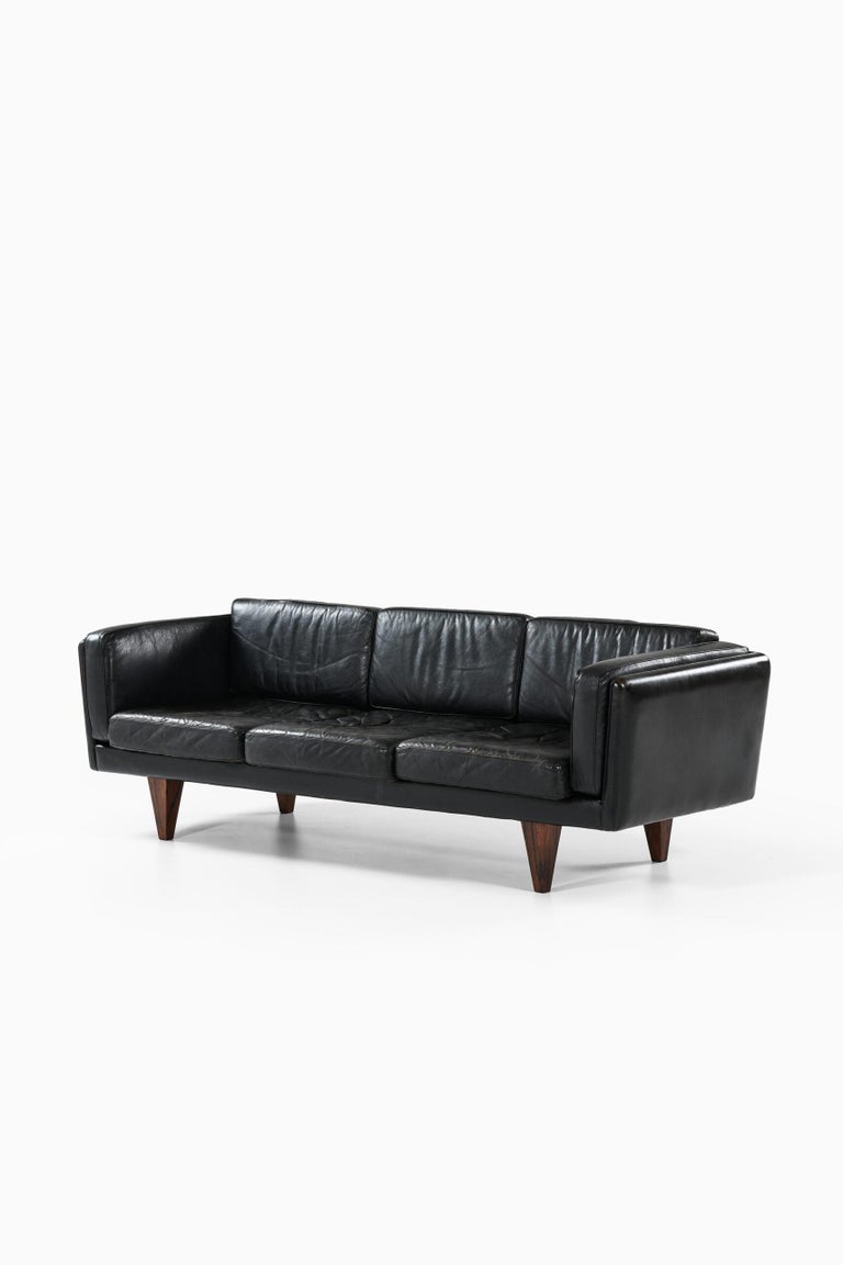 Leather Illum Wikkelsø Sofa Model V11 Produced by Holger Christiansen in Denmark For Sale
