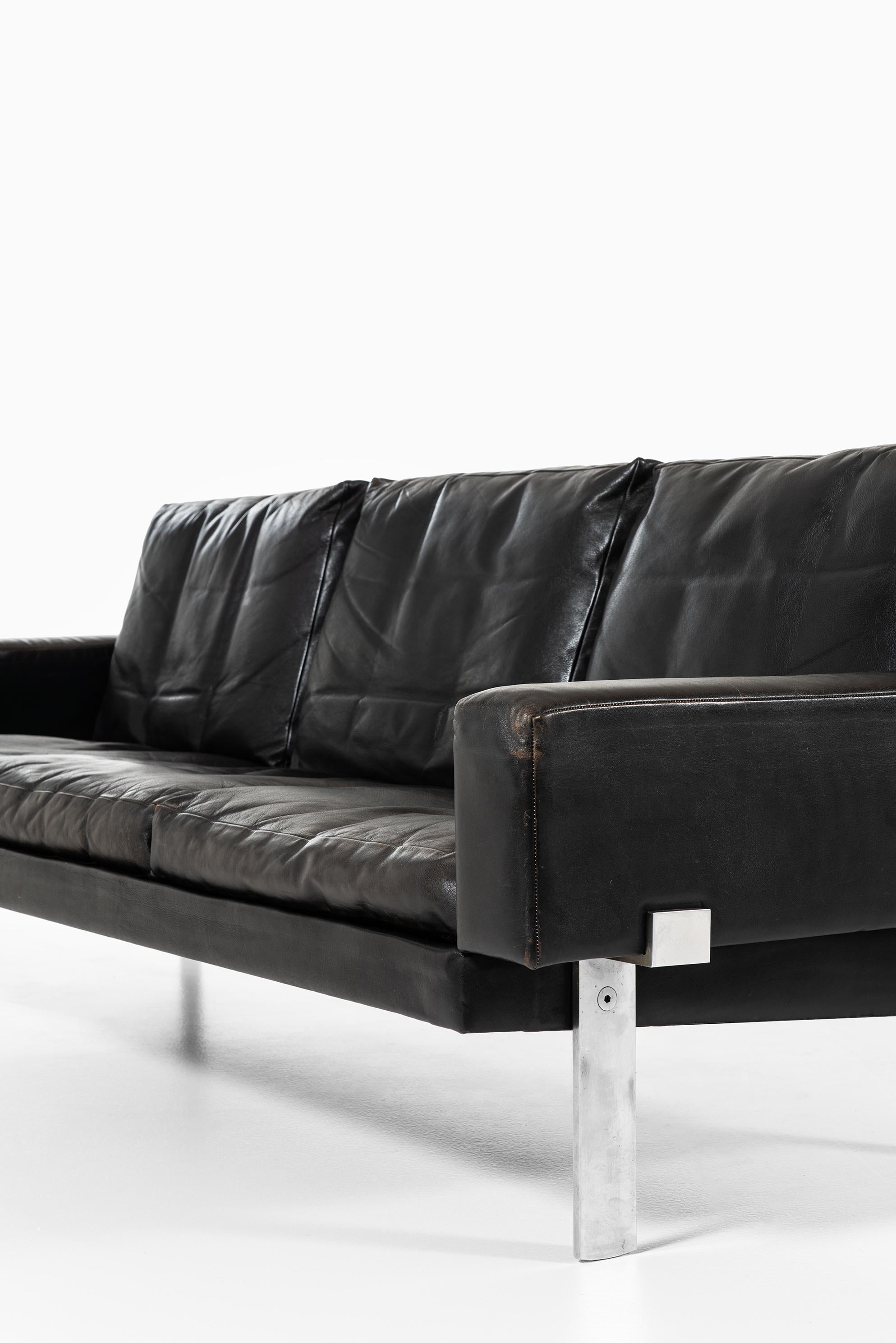 Scandinavian Modern Illum Wikkelsø Sofa Produced by Michael Laursen in Denmark For Sale