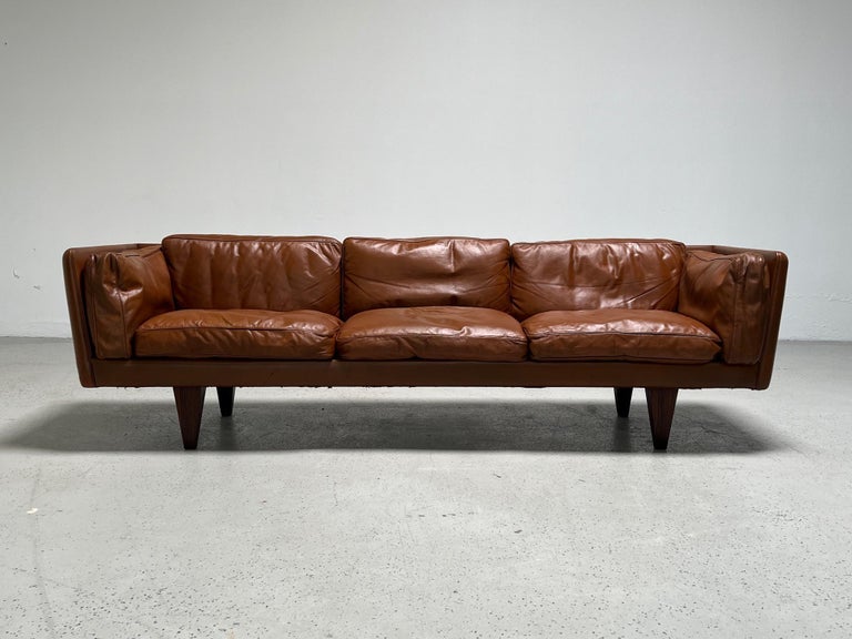 Illum Wikkelsø Sofa V11 by Holger Christiansen In Good Condition In Dallas, TX