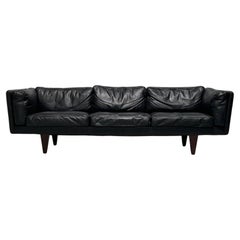 Illum Wikkelsø Sofa V11 by Holger Christiansen