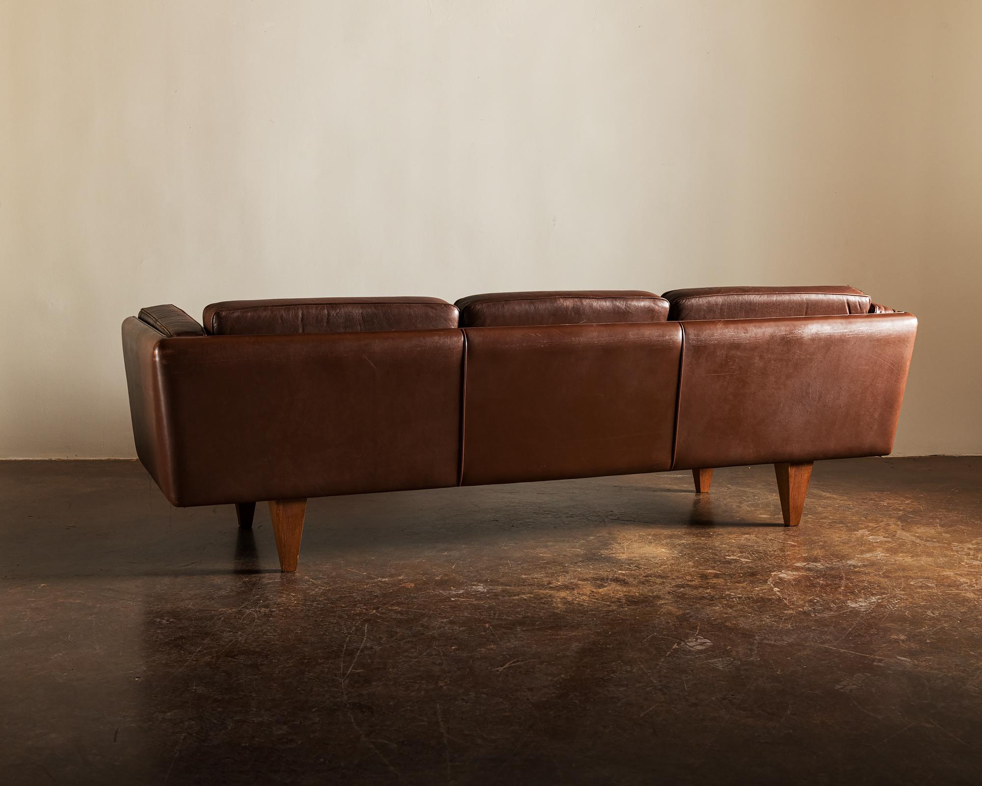 Scandinavian Modern Illum Wikkelsø Sofa V11 in Brown Leather for Holger Christiansen, Denmark, 1960s