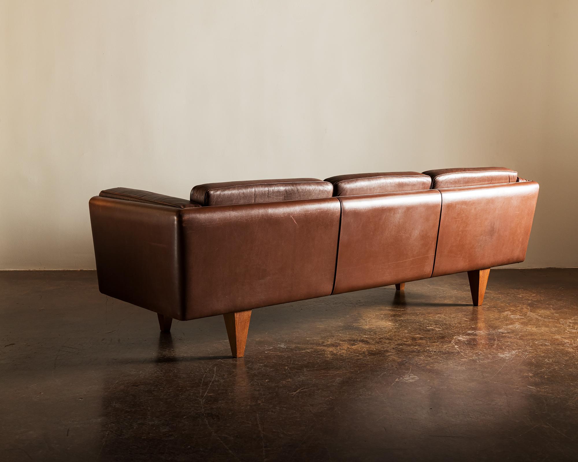 Danish Illum Wikkelsø Sofa V11 in Brown Leather for Holger Christiansen, Denmark, 1960s