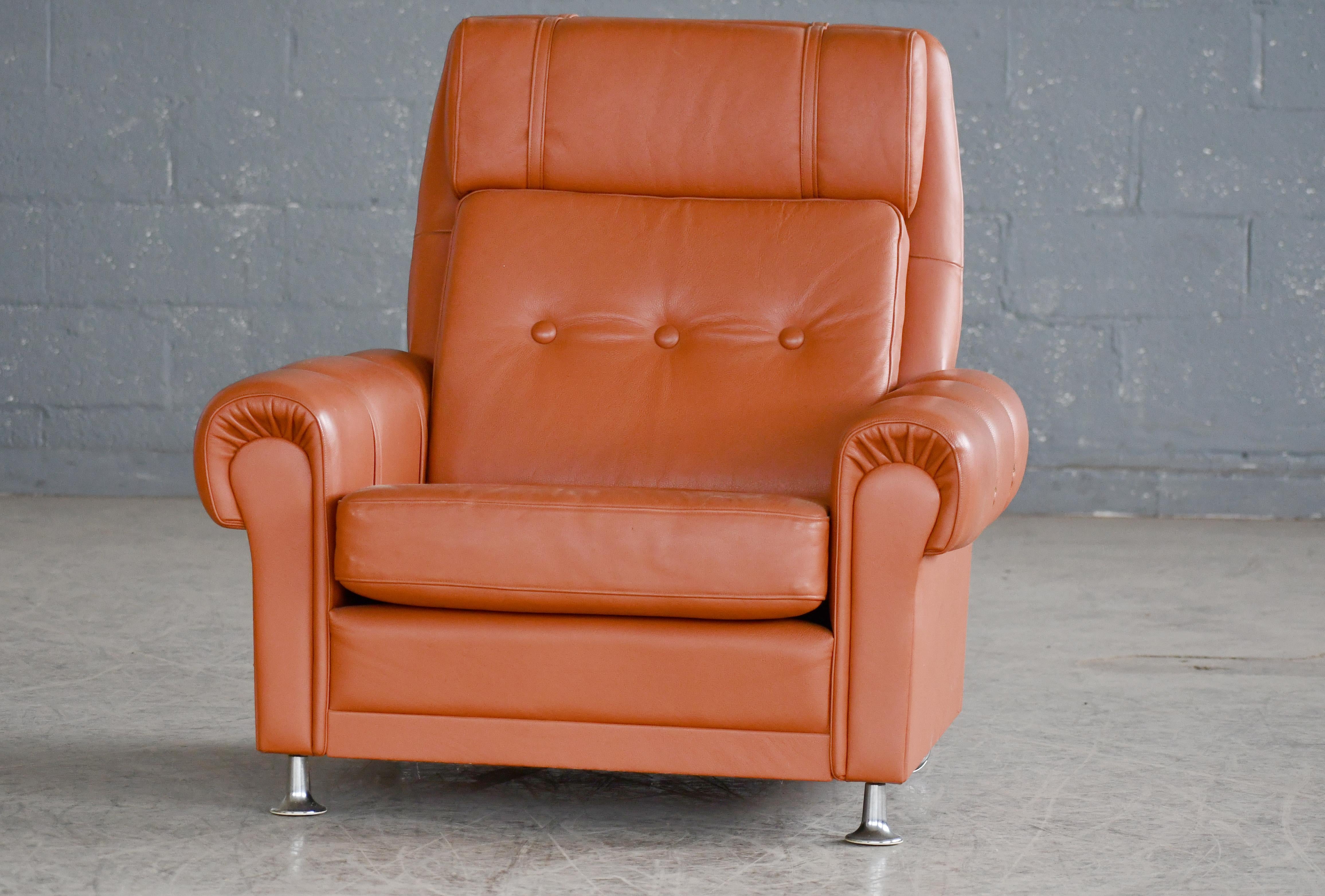 Late 20th Century Illum Wikkelsø Style Leather Lounge Chair with Ottoman Cognac Colored Leather  For Sale