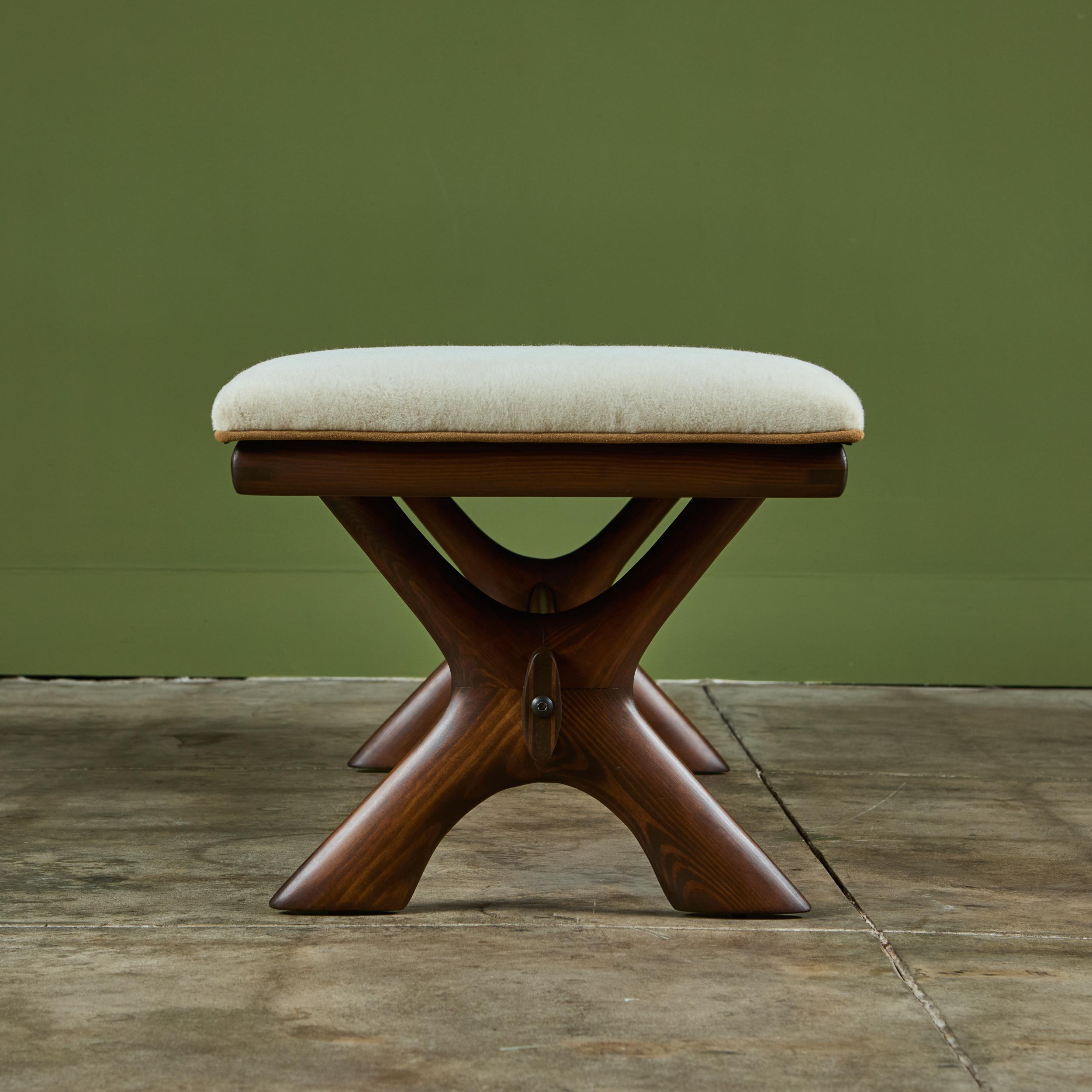 Mid-Century Modern Illum Style Wikkelsø Bench Upholstering en vente