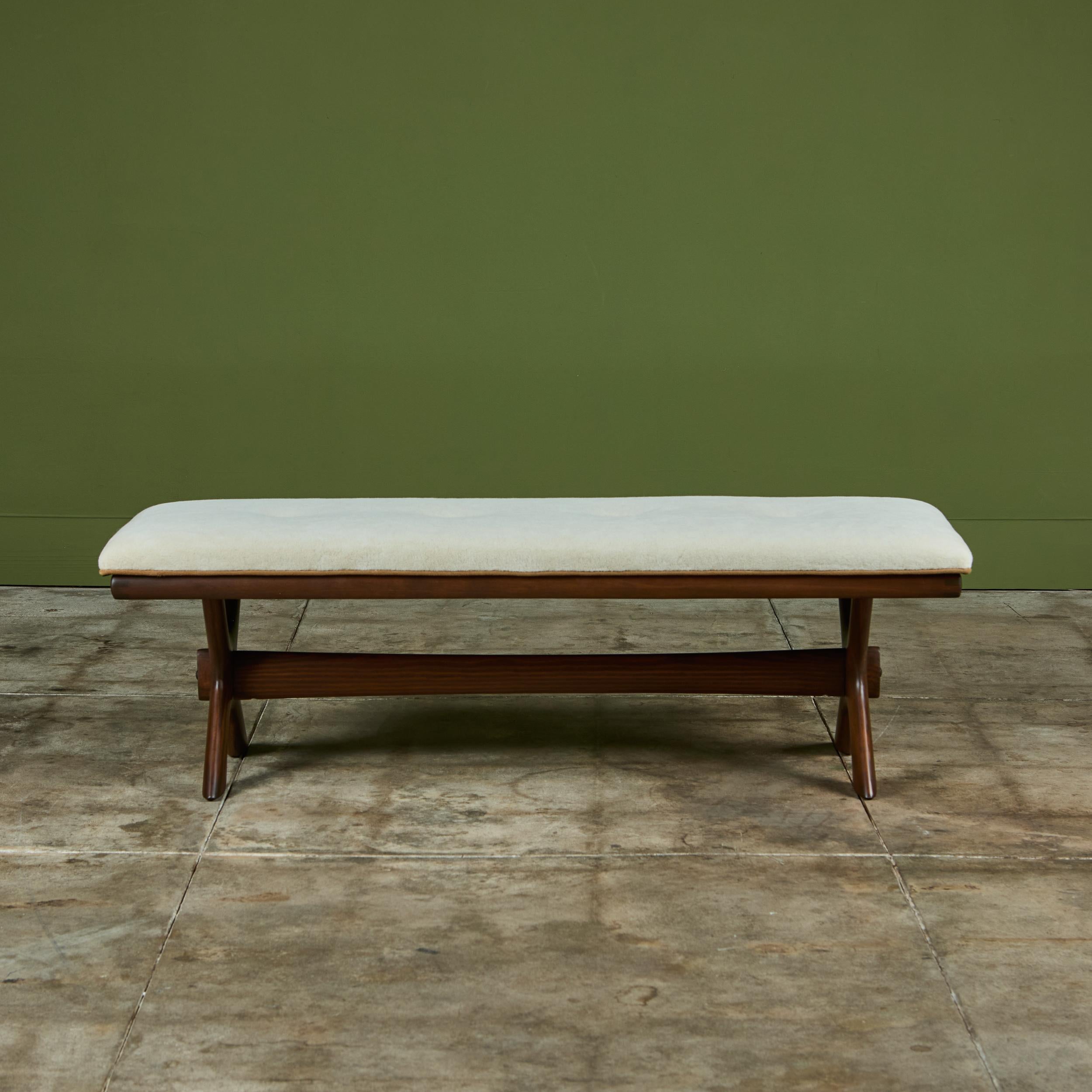Illum Style Wikkelsø Bench Upholstering Bon état - En vente à Los Angeles, CA