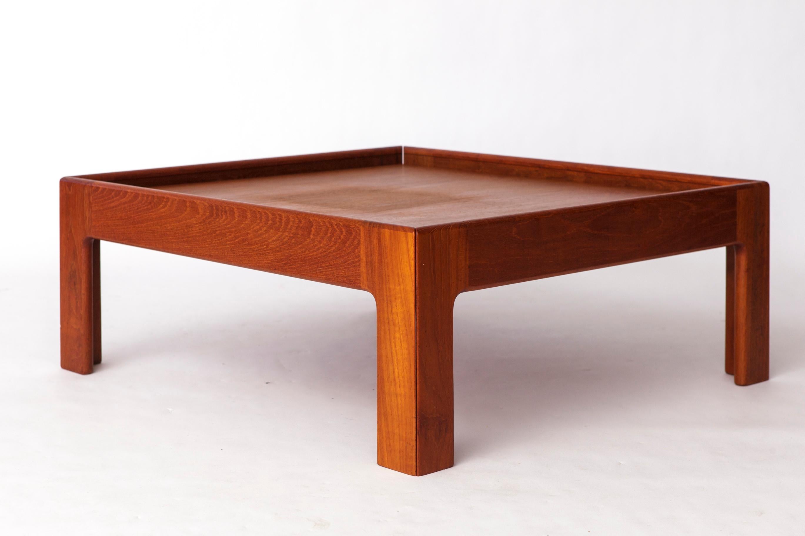 Illum Wikkelsø Teak Coffee Table – 1960s Danish Modern for Niels Eilersen For Sale 1