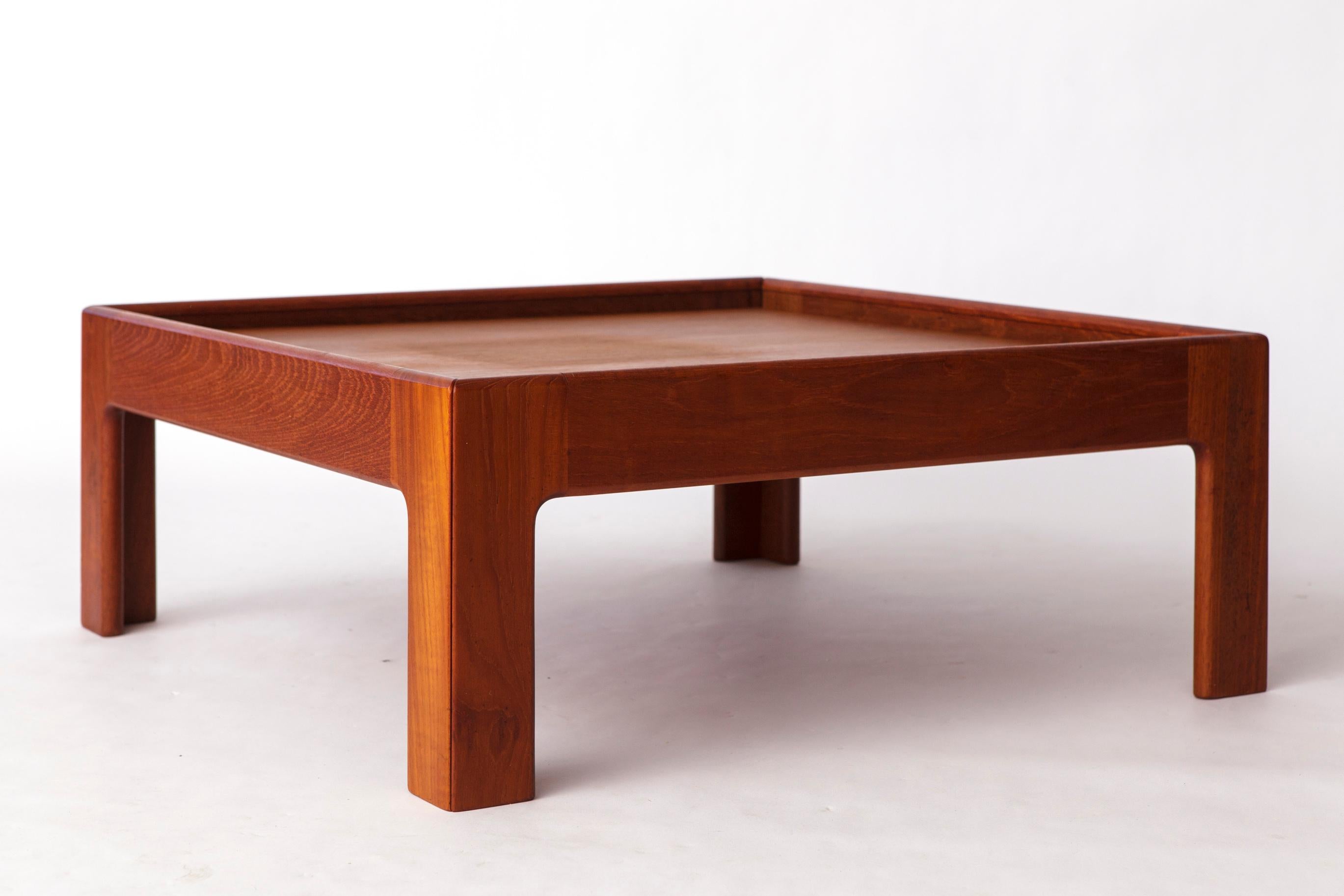 Illum Wikkelsø Teak Coffee Table – 1960s Danish Modern for Niels Eilersen For Sale 2