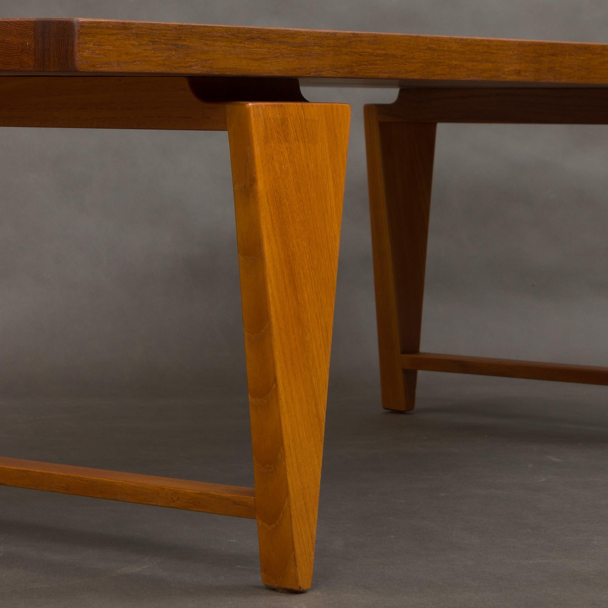 Illum Wikkelsø Teak Coffee Table In Excellent Condition For Sale In Warsaw, PL