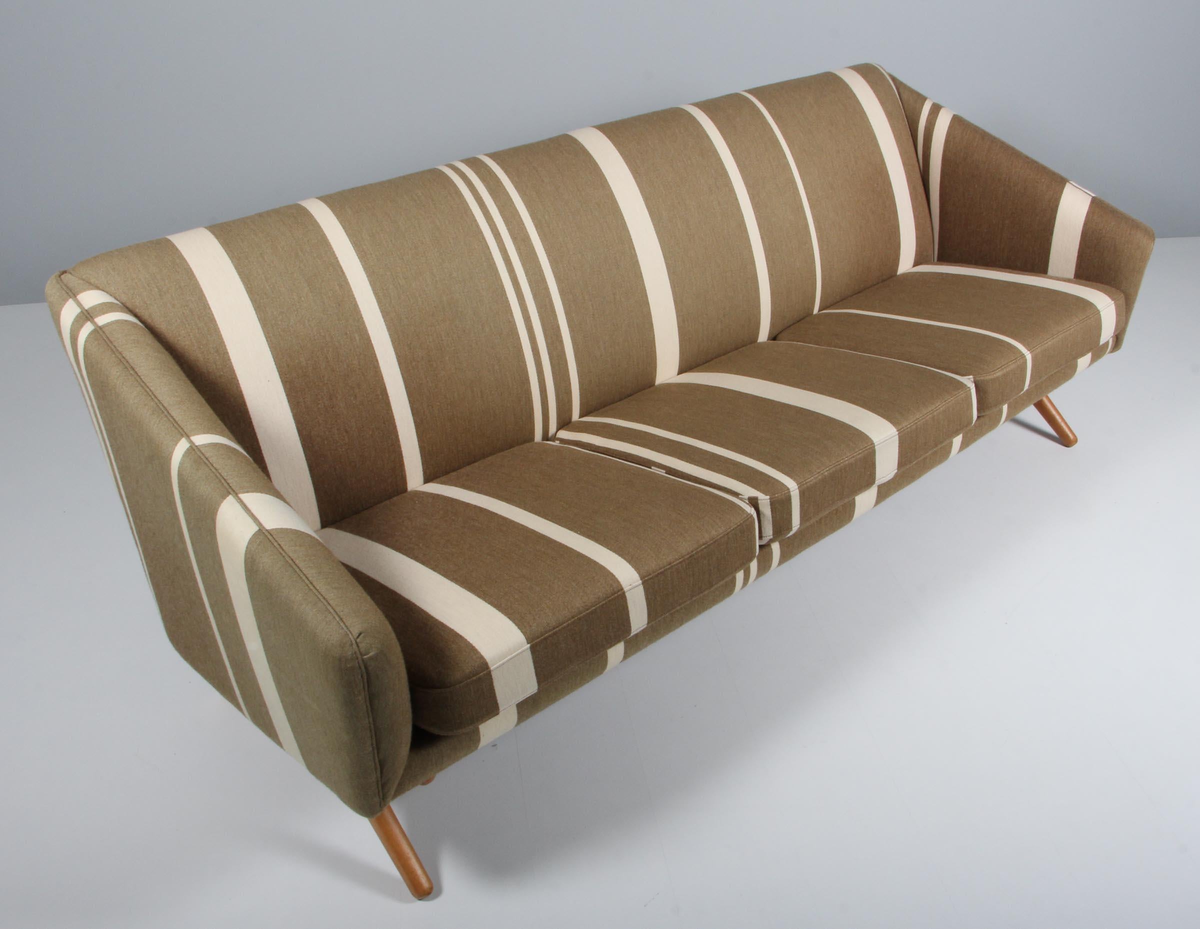 Illum Wikkelsø Three-Seat Sofa, ML90 In Good Condition In Esbjerg, DK