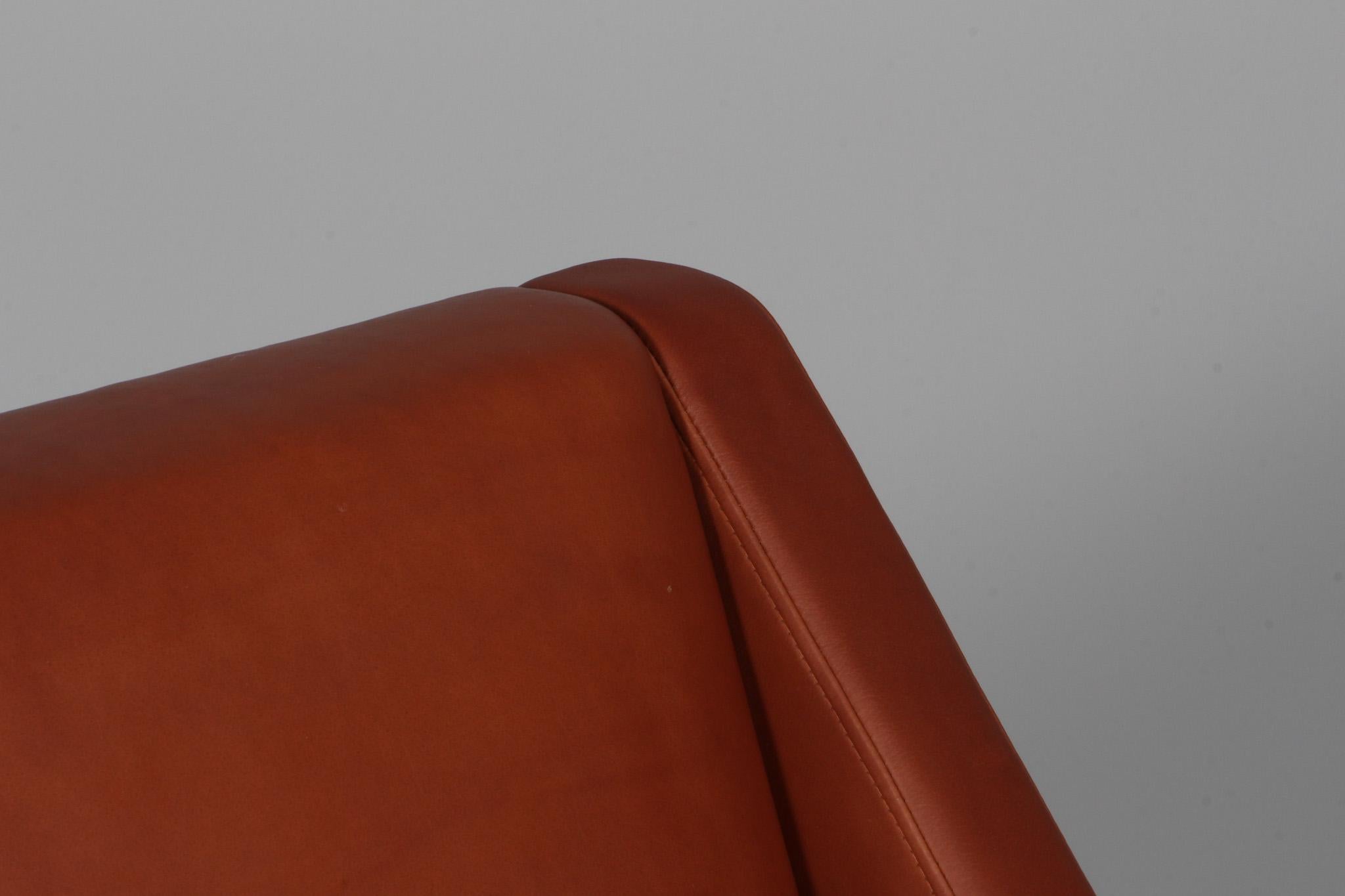 Illum Wikkelsø three seat sofa, new upholstered In Excellent Condition For Sale In Esbjerg, DK